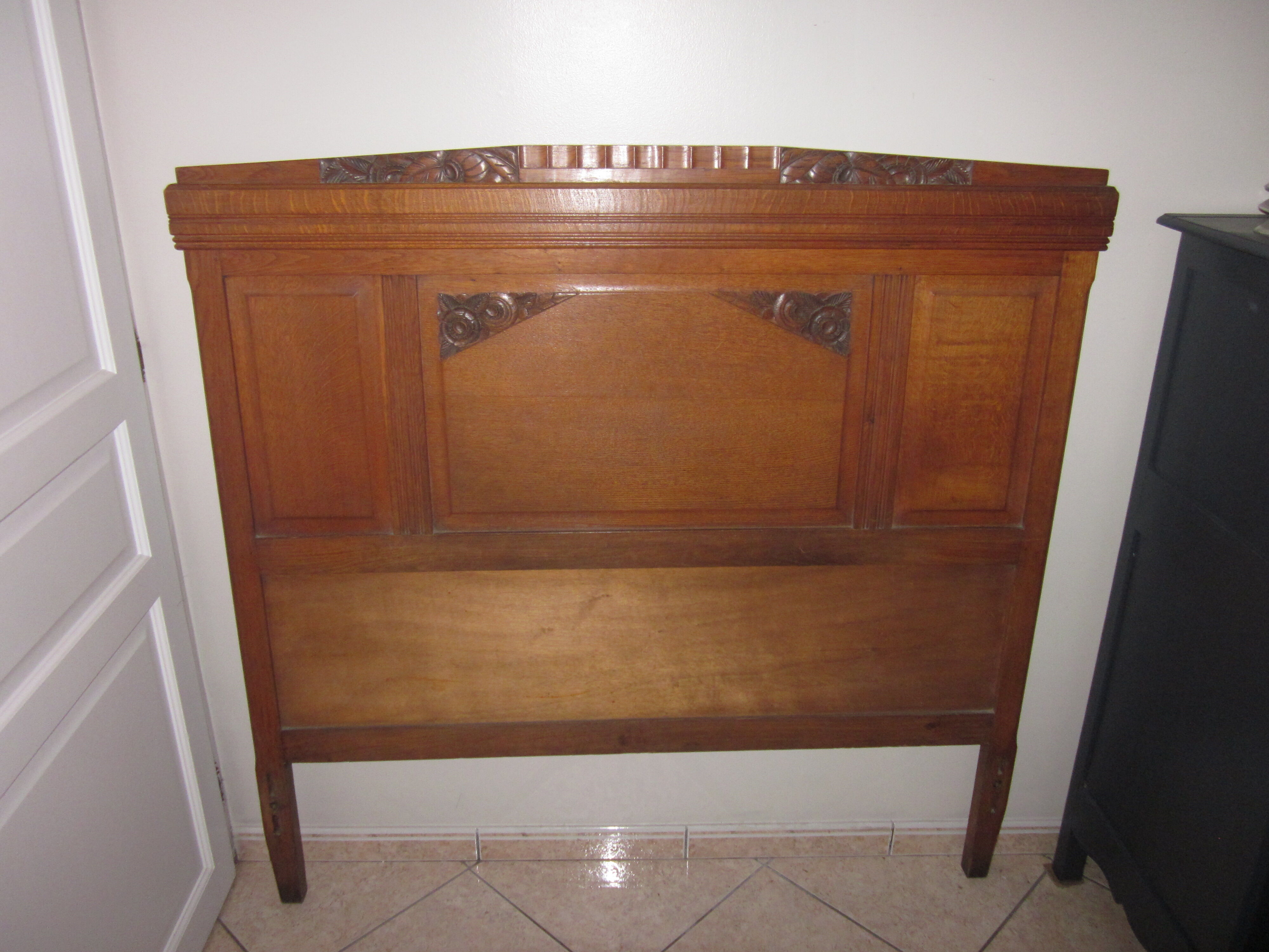 Headboard of the years 1930 in oak