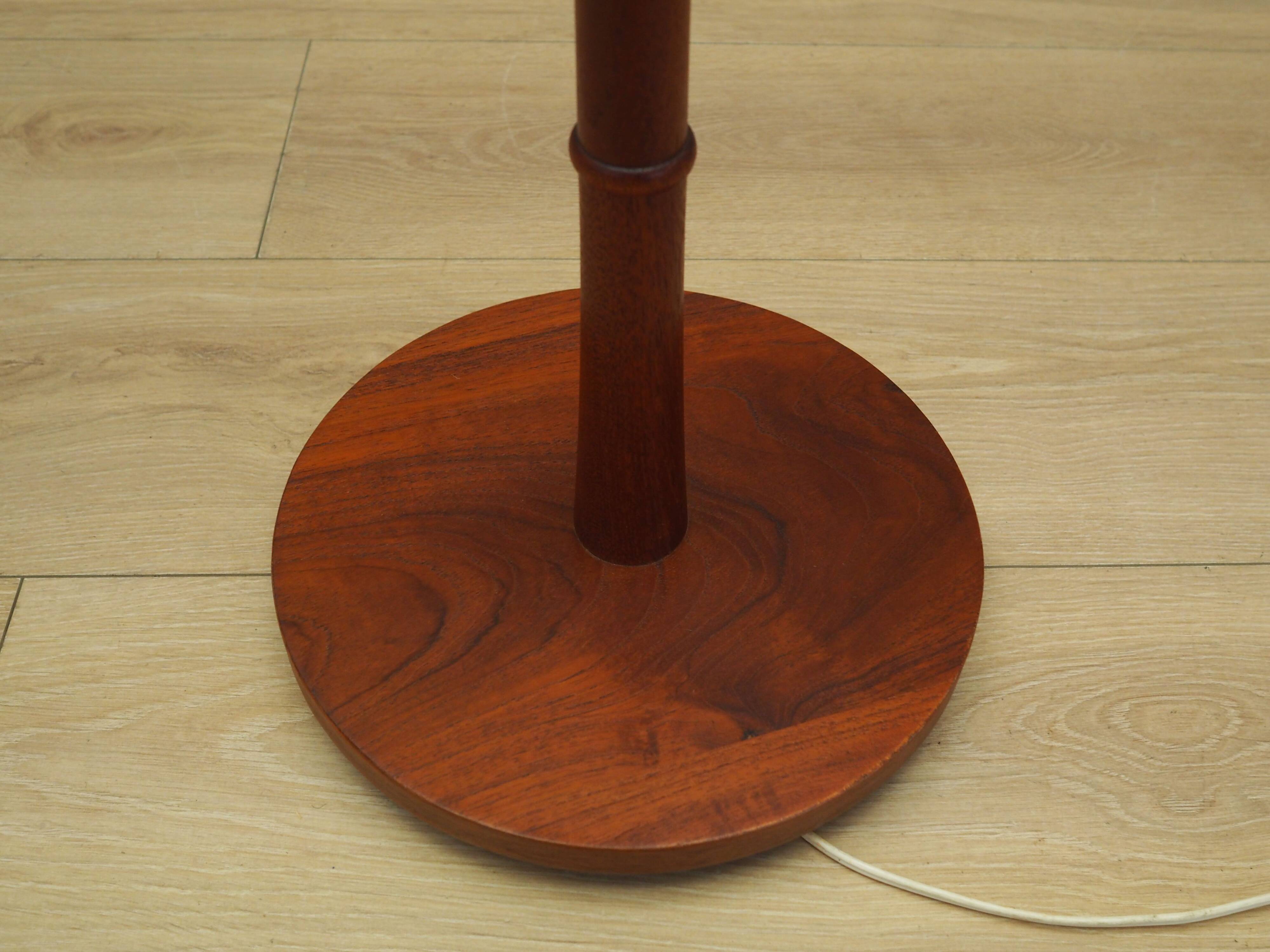 Lampadaire, design danois, années 1970, production : Danemark