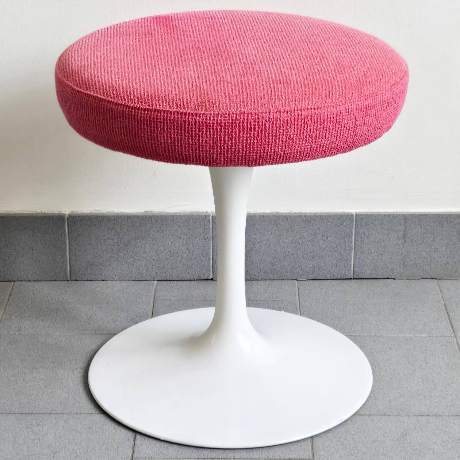 Knoll International Eero Saarinen stool 1970