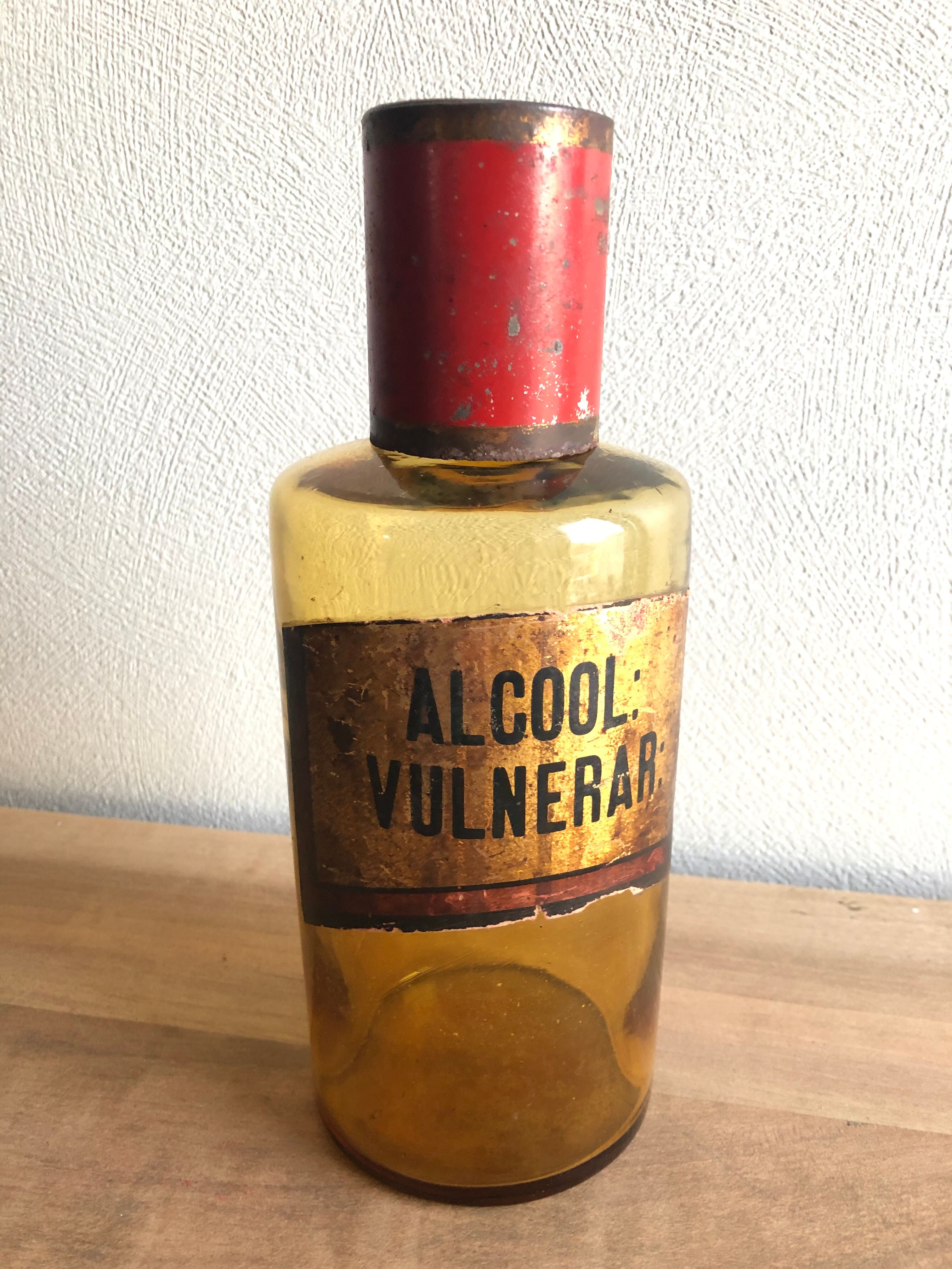 Old pharmacy bottle/jar "Alcohol Vulnerar" brown glass