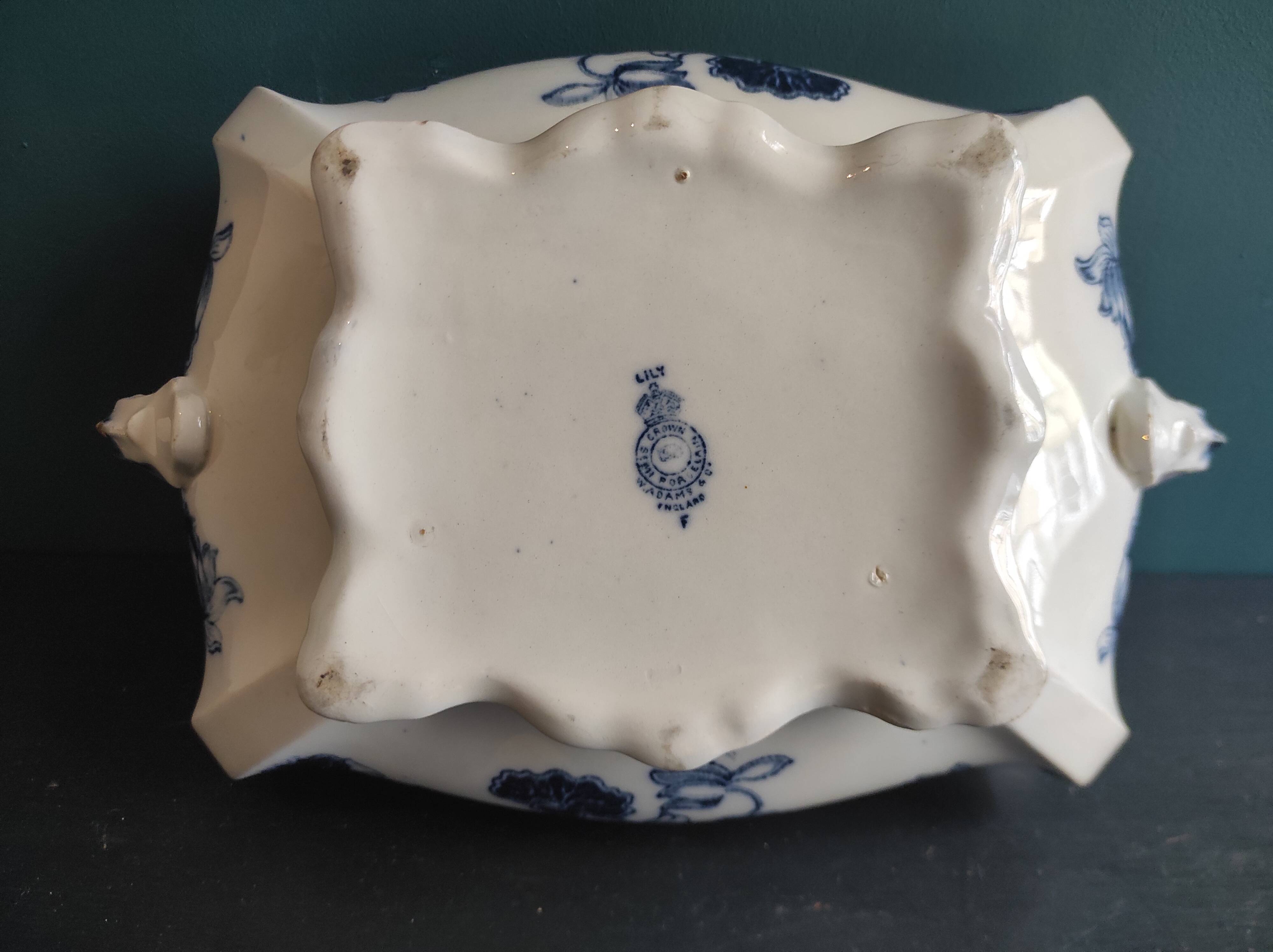 Set of 2 soup tureens, 19th century, Williams & Co. Crown china, Lily patte