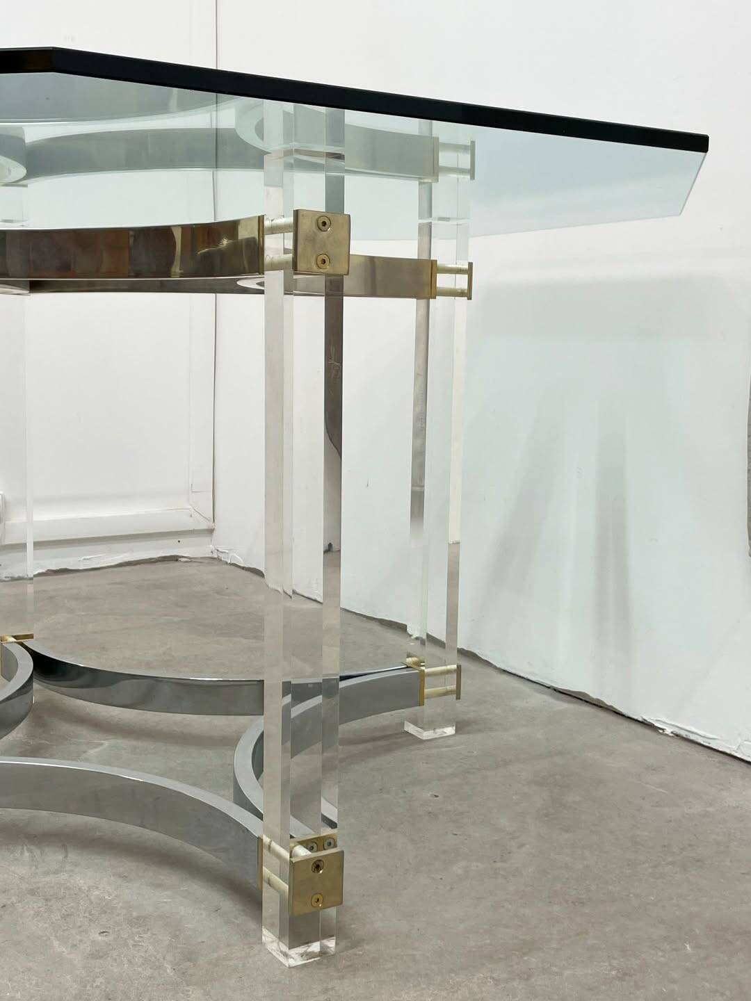 Octagonal dining table, Italian design, circa 1970.