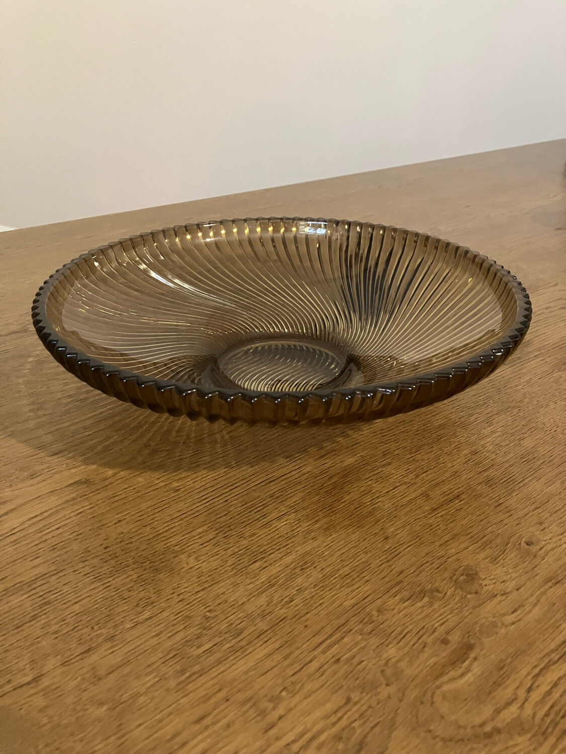 Art Deco cup / dish in smoked glass