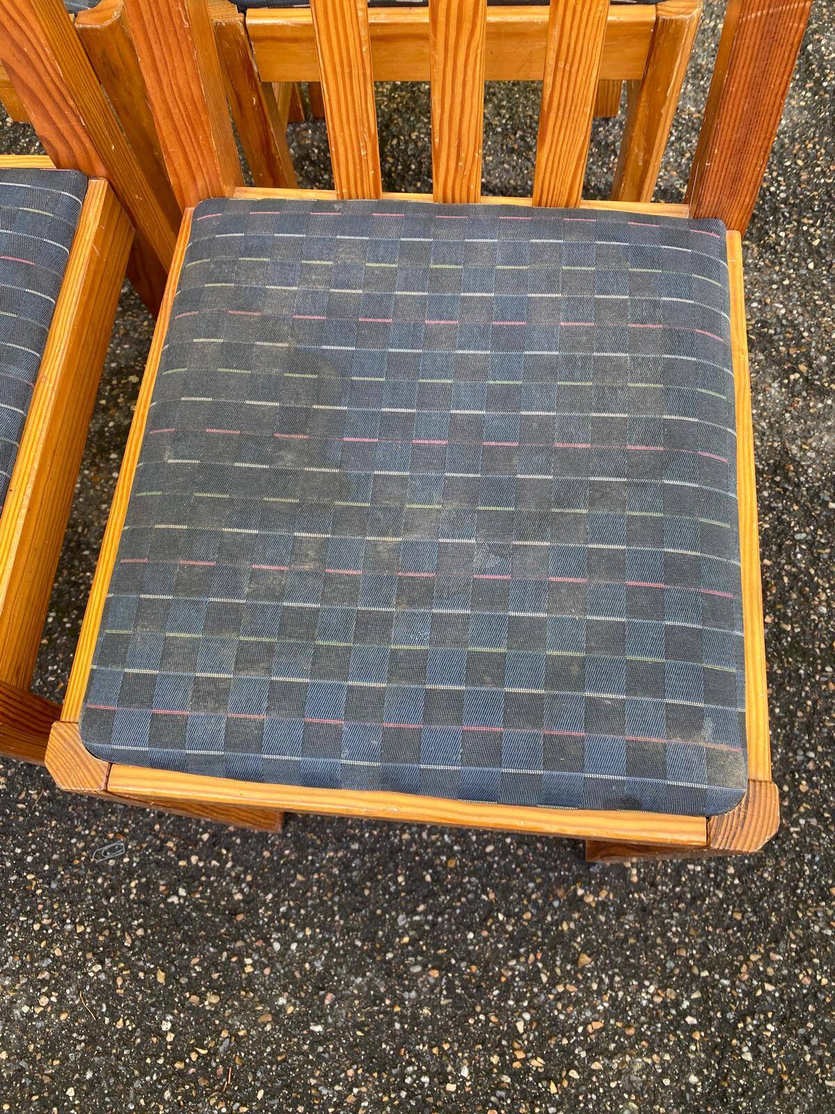 4 chaises à manger en bois massif et tissu bleu barreaux