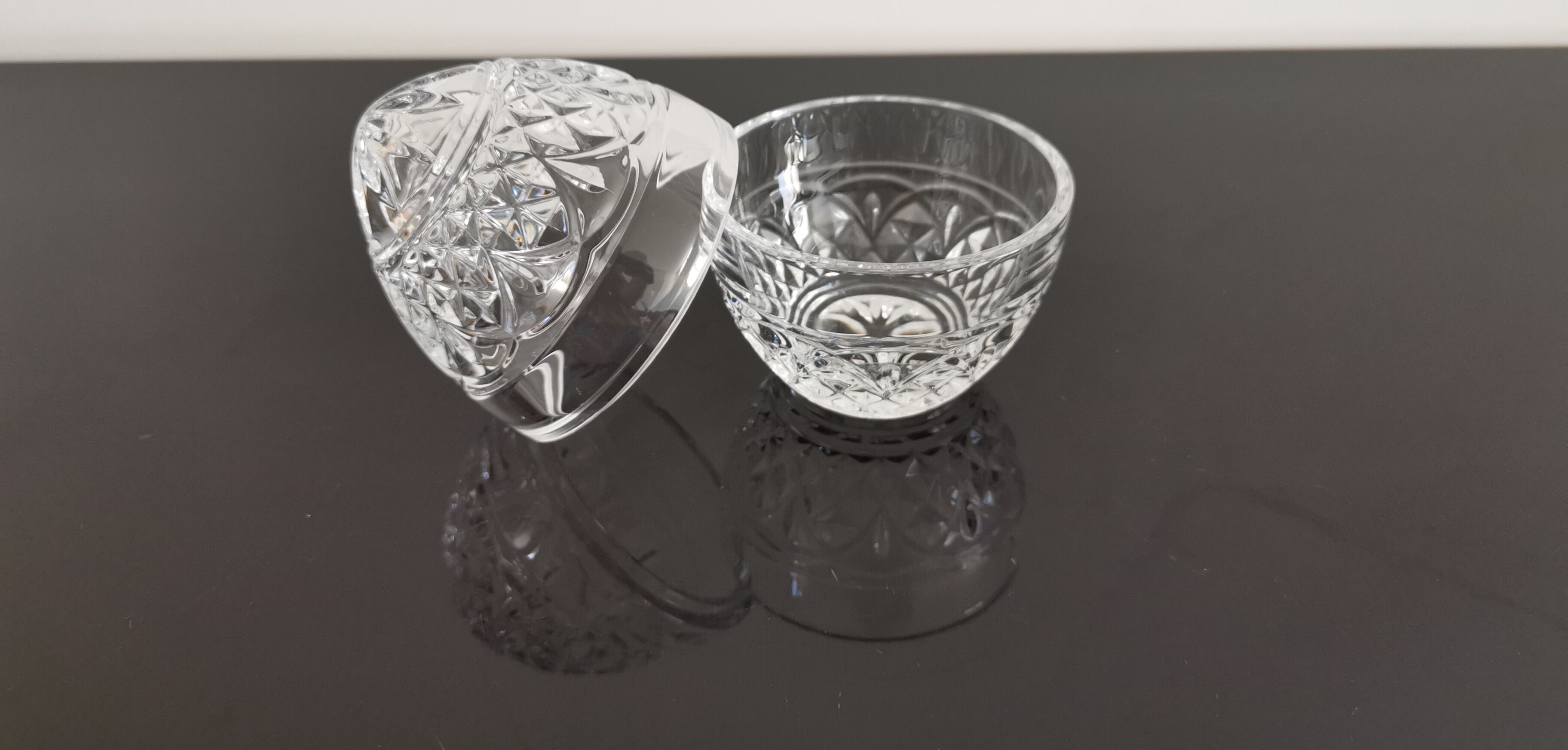 Old crystal drageoir/candy maker in the shape of an egg Cristal d'Arc