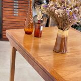 Extendable dining table in NATHAN teak