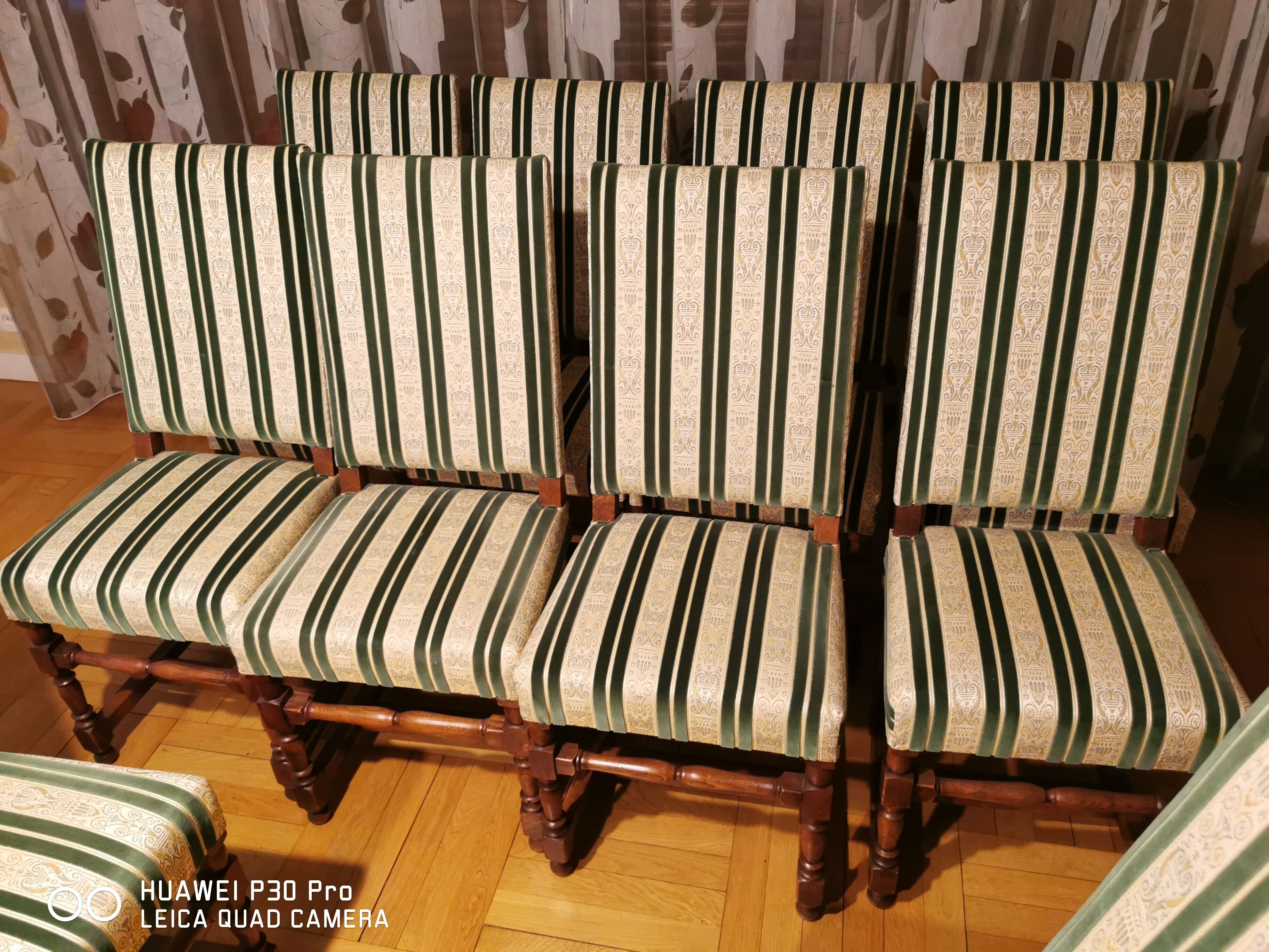 Lot 10 dining room chairs