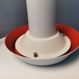 Lampe suspendue années 1970-80 du danois ES Horn, en belle laque blanche avec contraste violet/rouge
