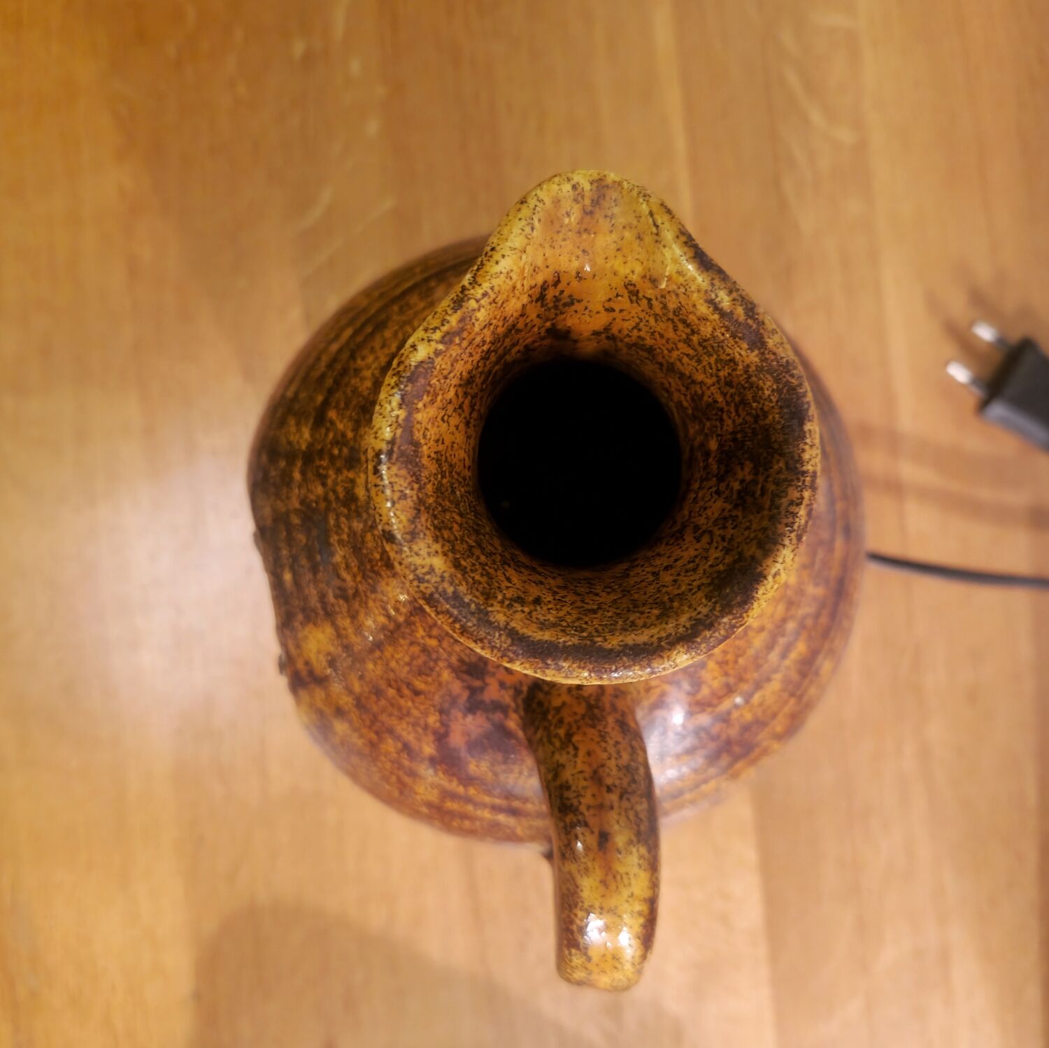 Accolay table lamp in the shape of a jug.