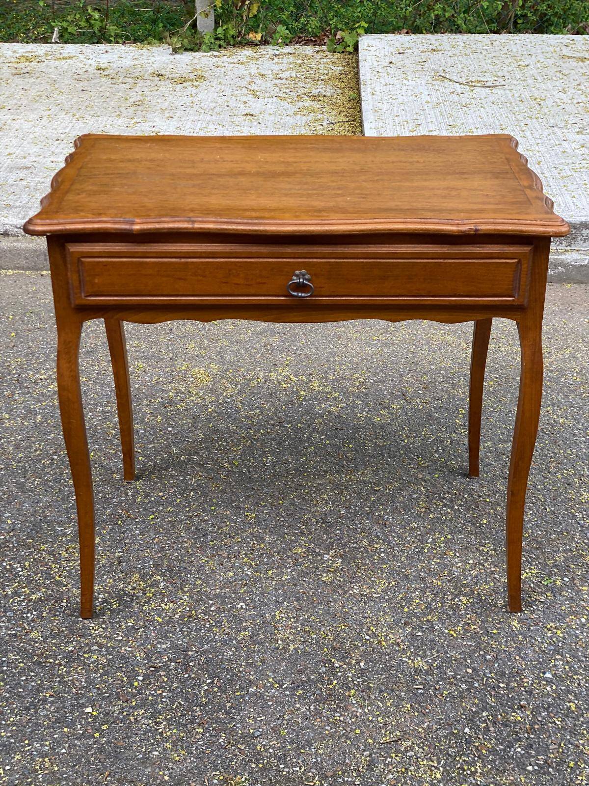 Louis XV style desk made of solid wood from the 1950s.