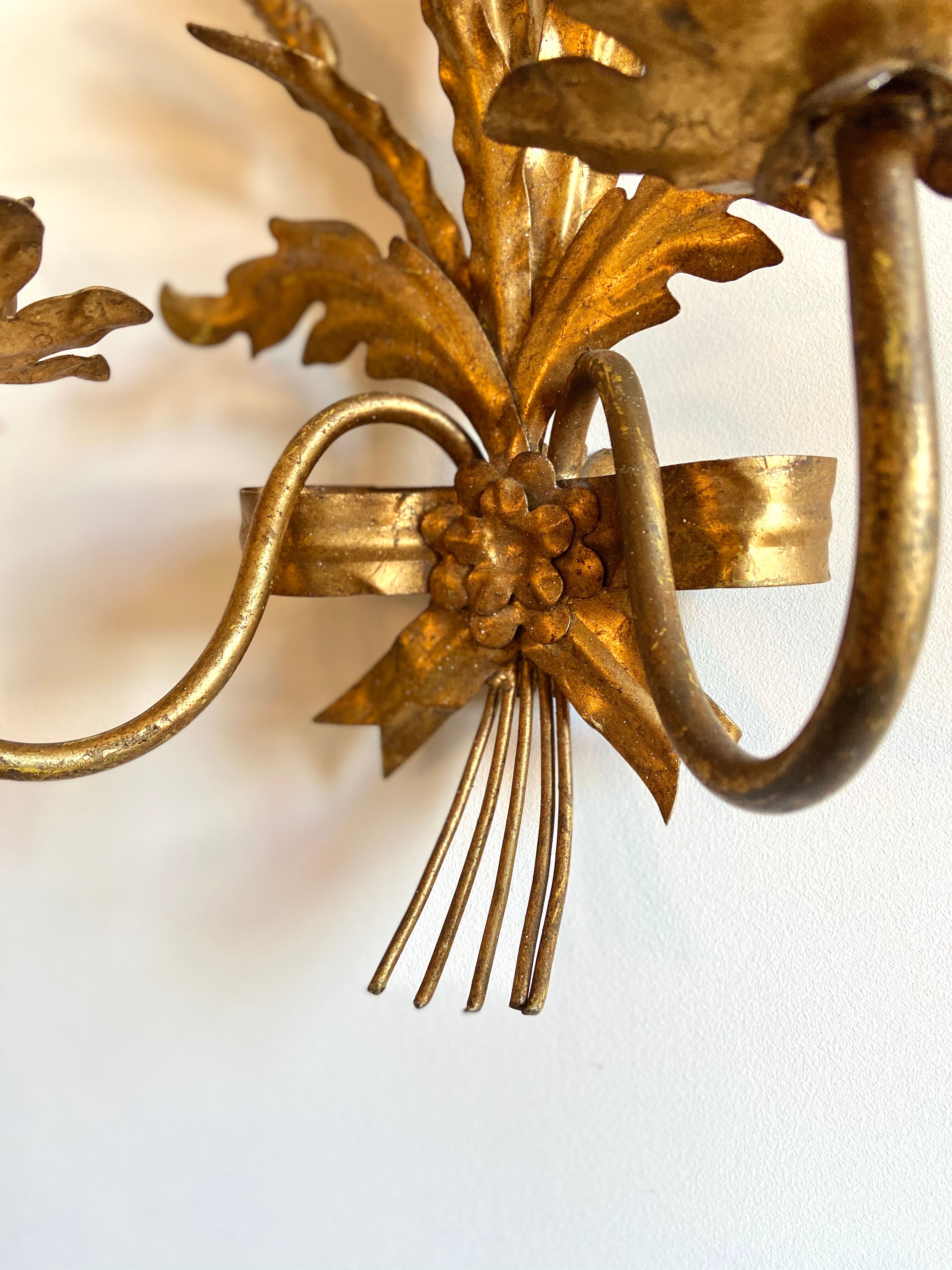 Golden metal wheat ear applicator, 1950s