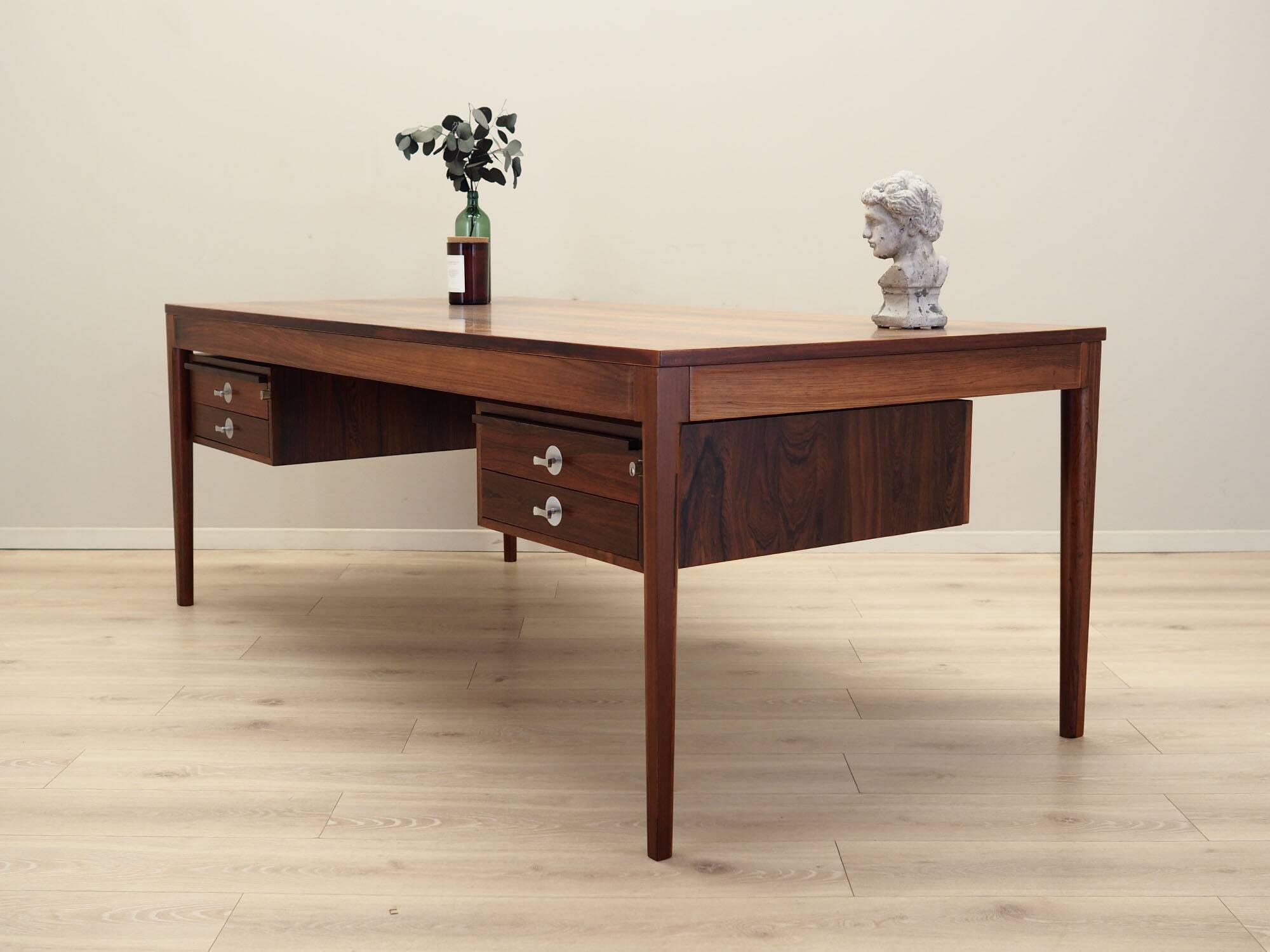 Diplomate rosewood desk, 1970s, designer: Finn Juhl, France & Son
