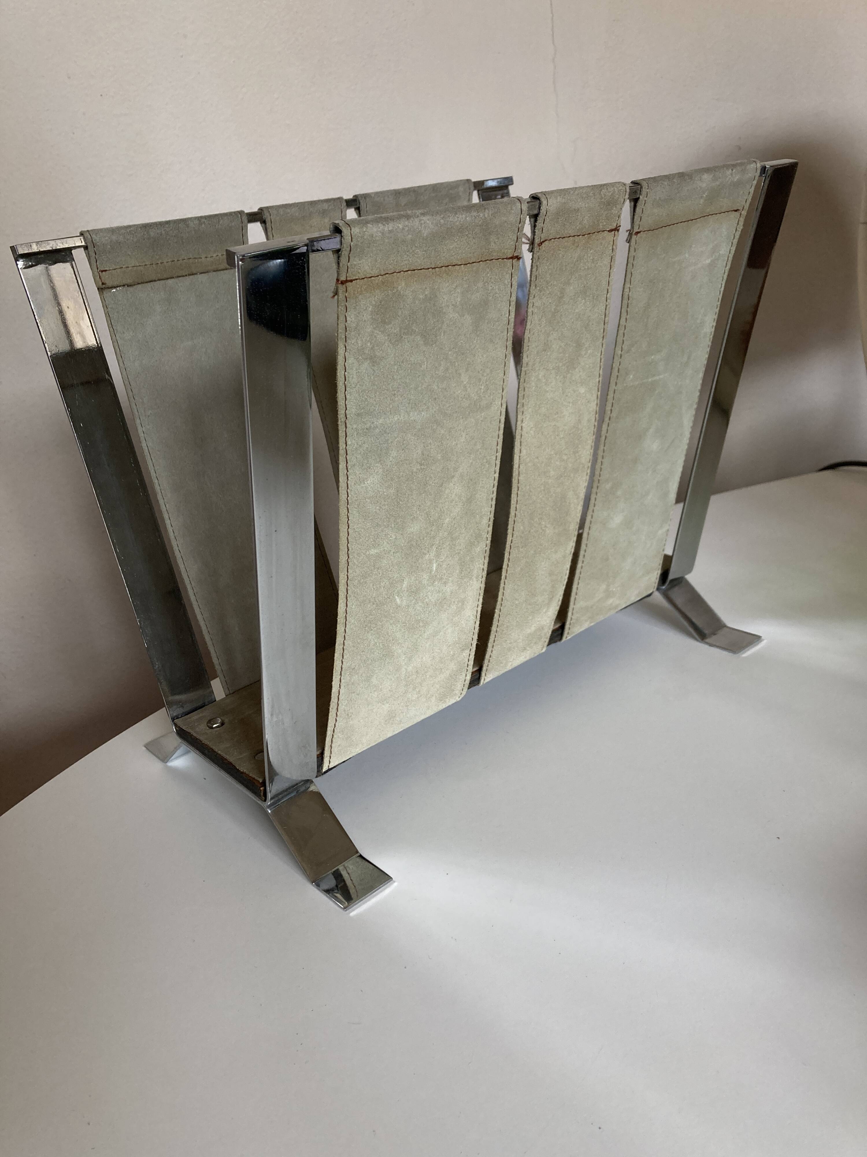Chrome and suede calfskin magazine rack 1970