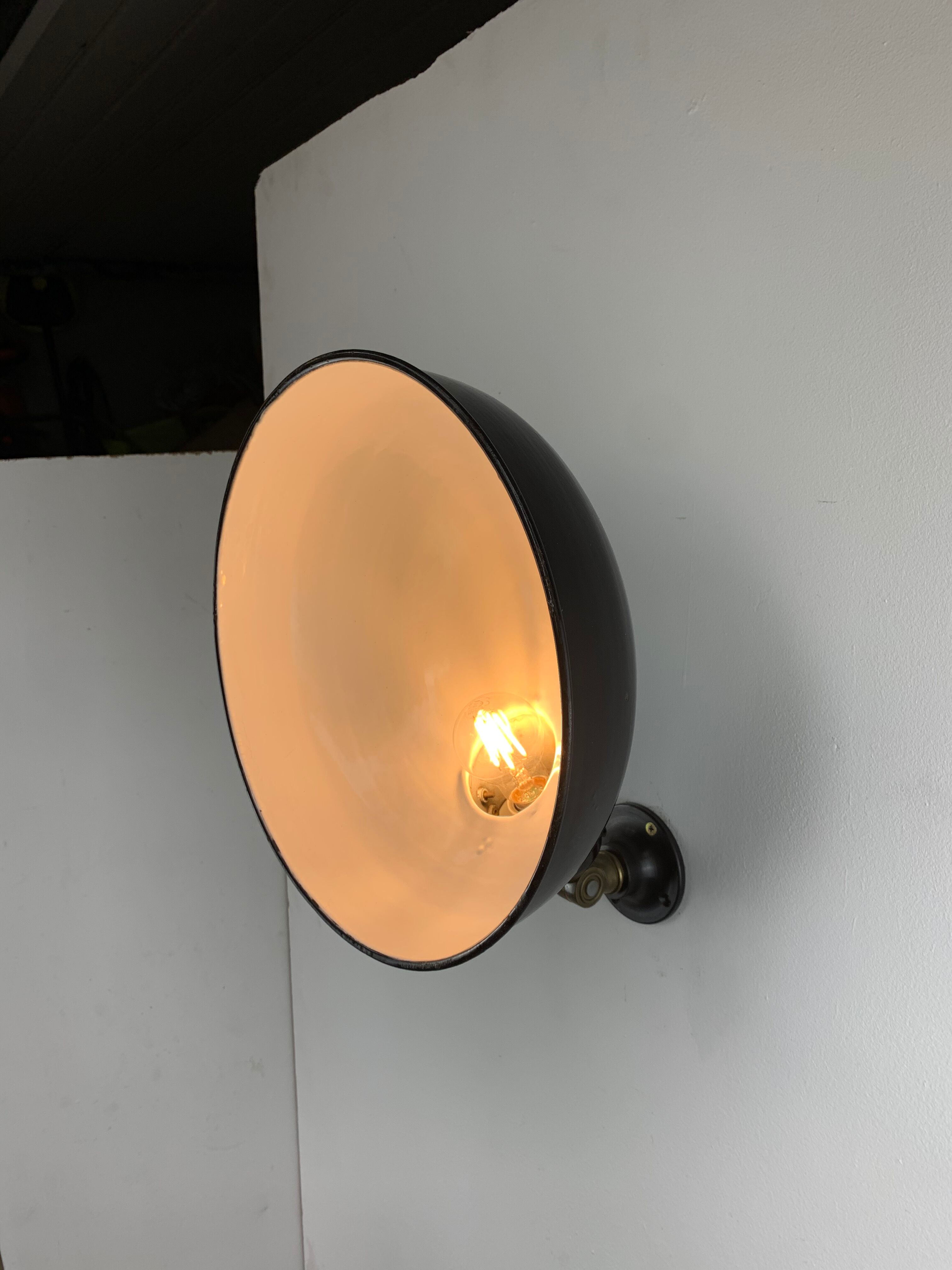1940 workshop wall lamp