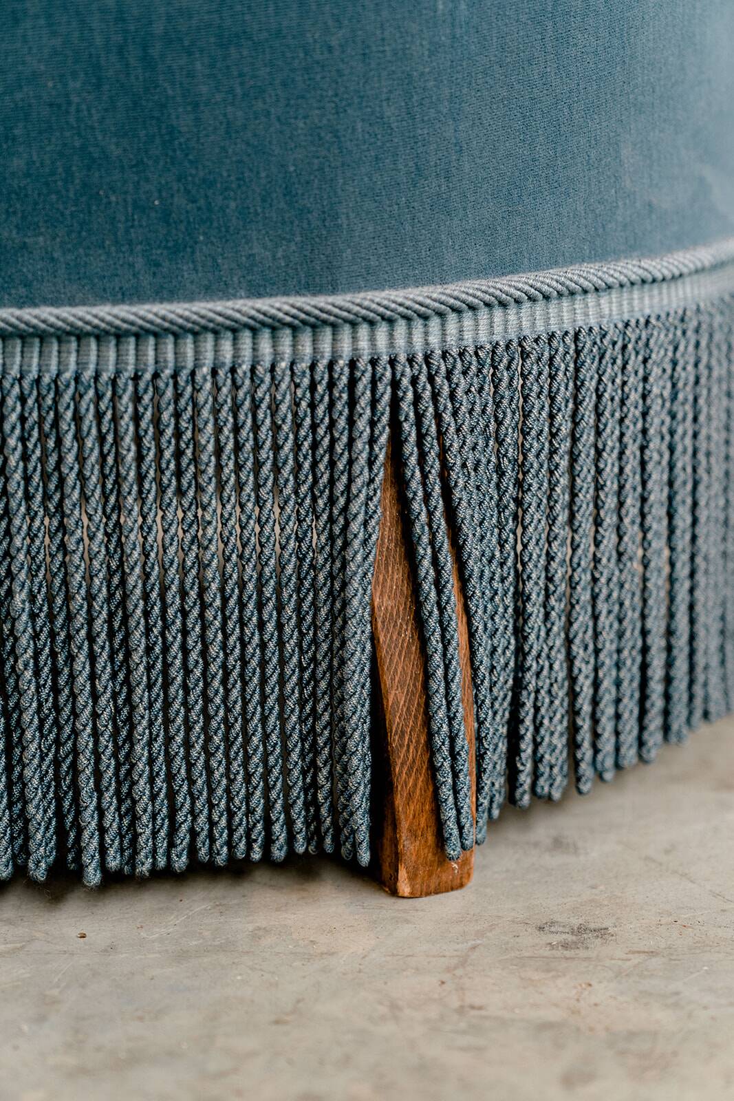 Fauteuil crapaud – Velours bleu