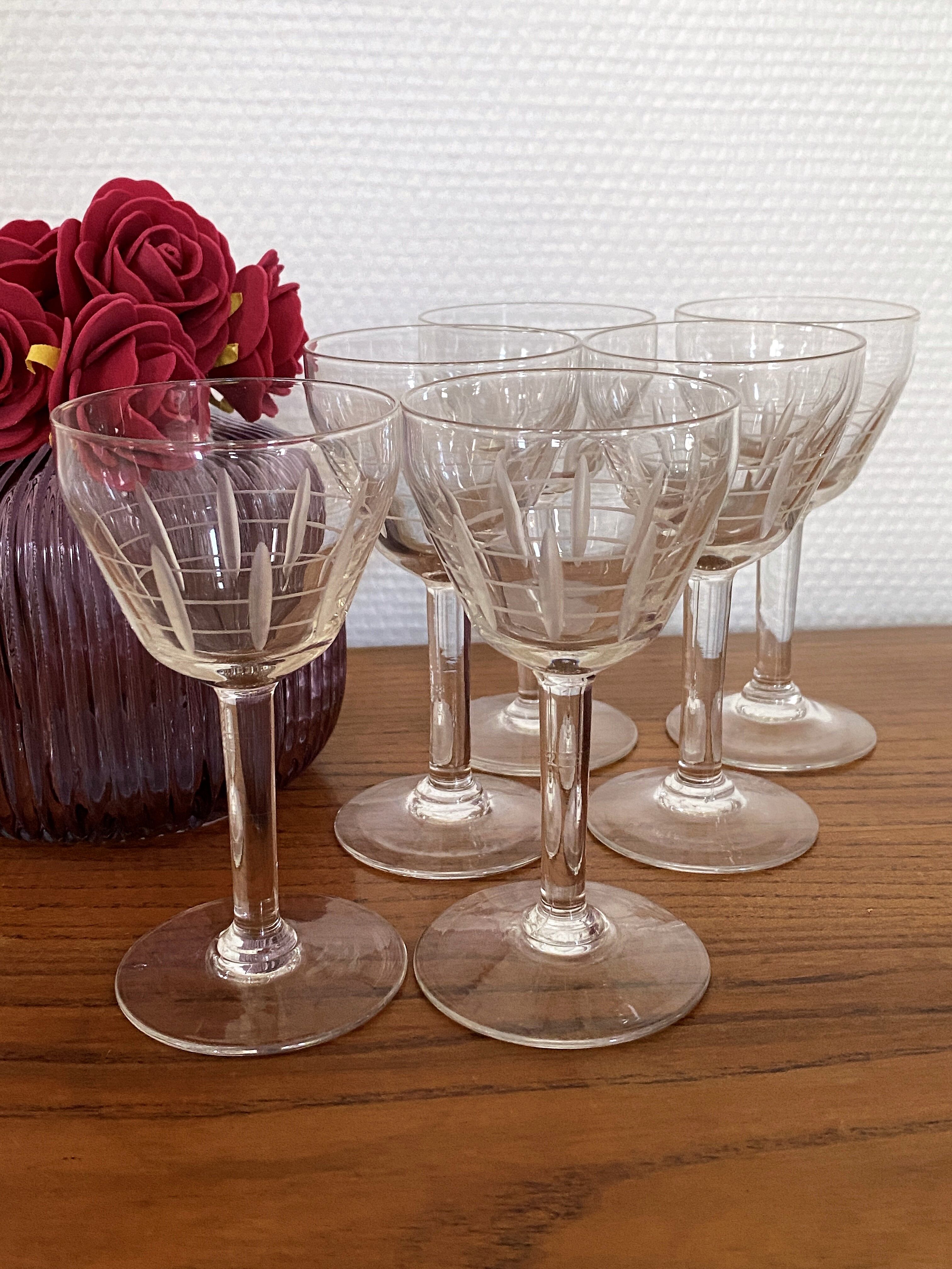 Set of 6 engraved wine glasses
