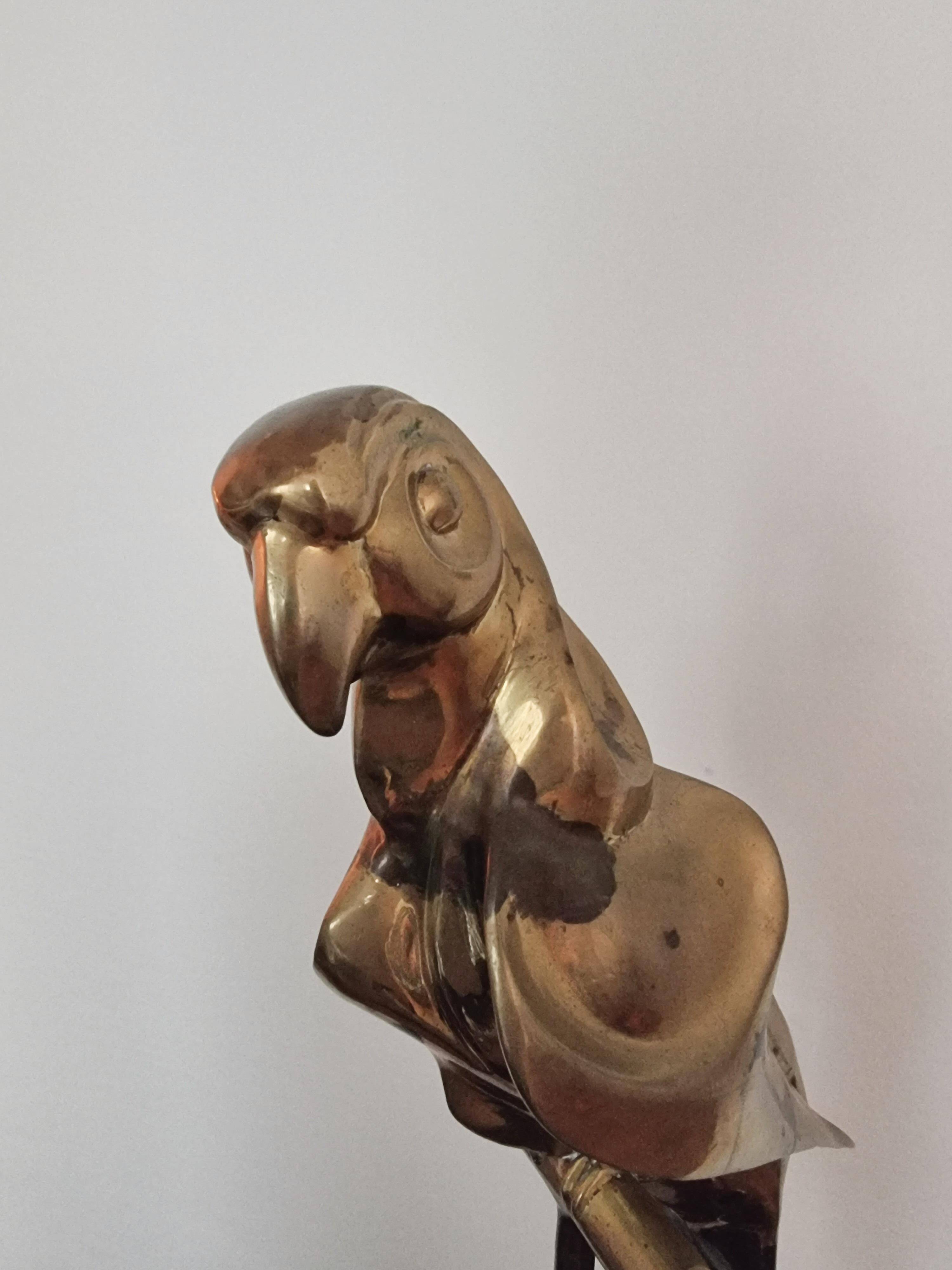 Decorative sculpture in solid brass representing a parrot, 1970s, Palm Beach/Hollywood Regency.