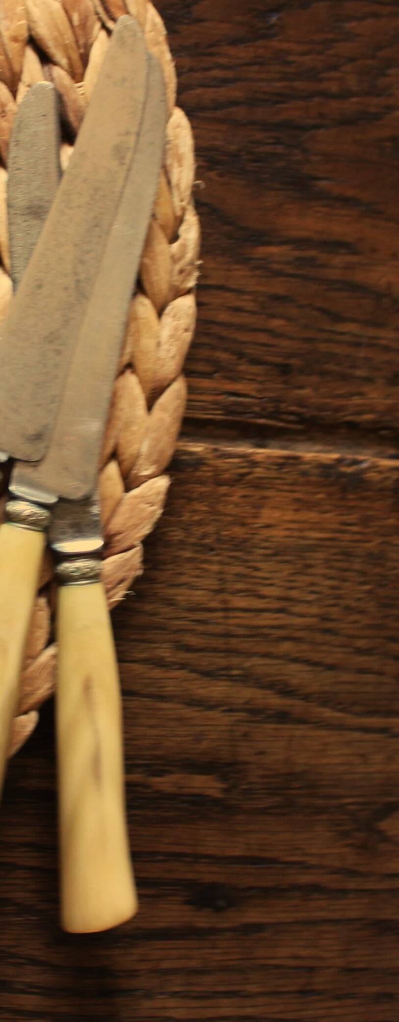 A set of 5 small Duvert Frères knives