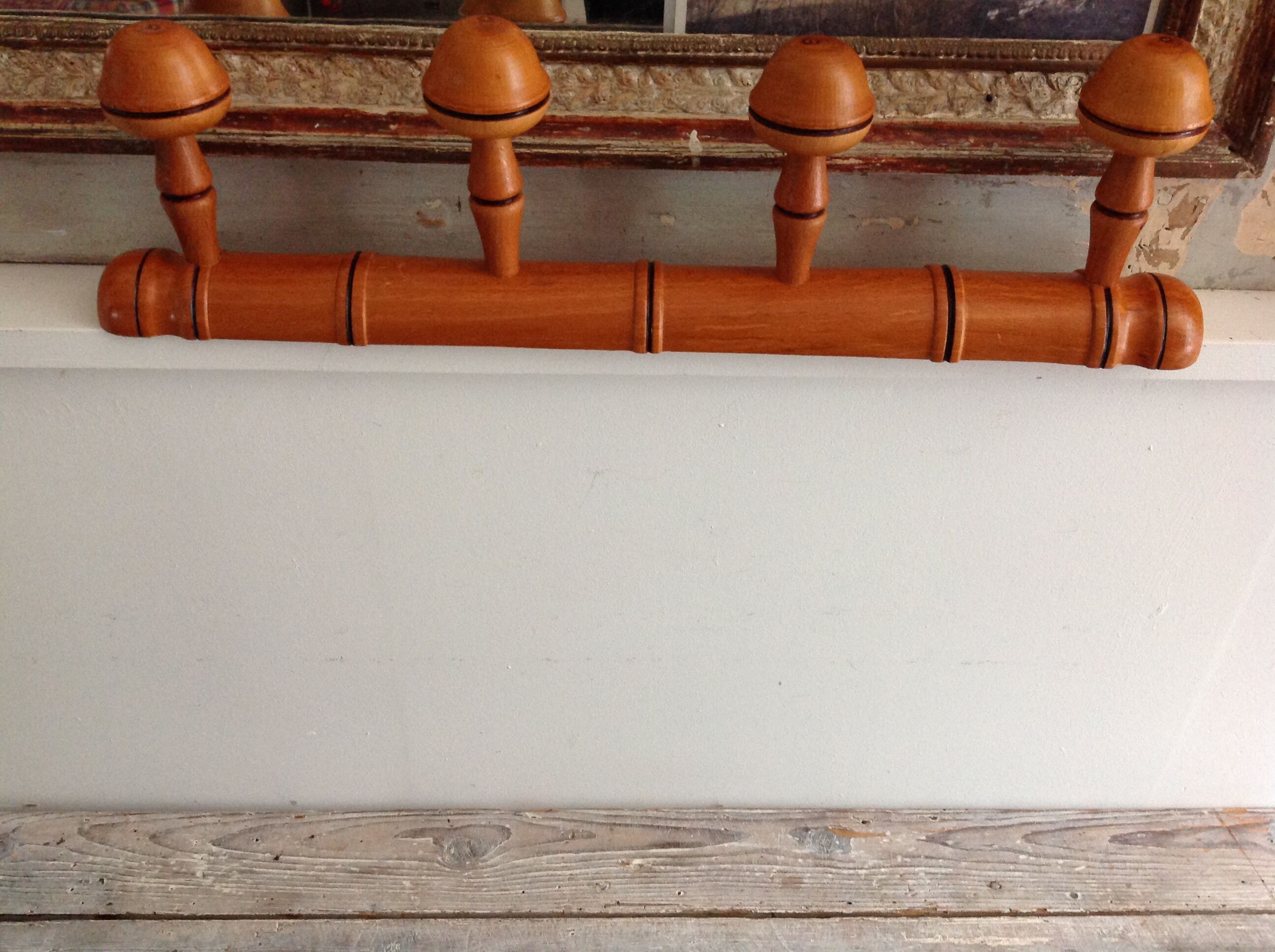 Bamboo-style coat hanger