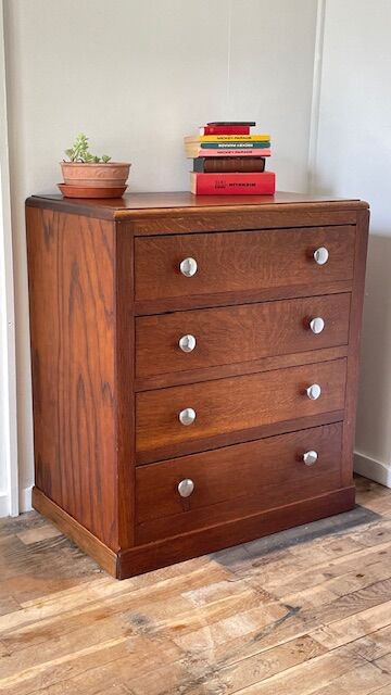 Art deco oak chest of drawers