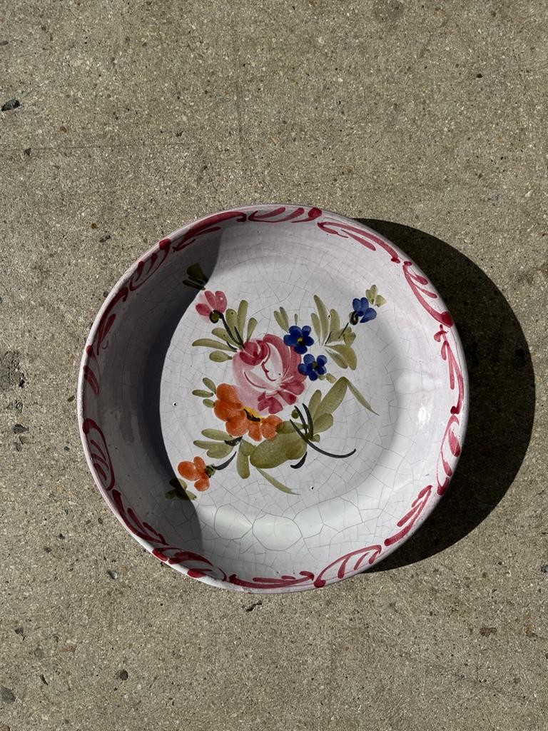 Sicilian plate pink hand-painted floral pattern