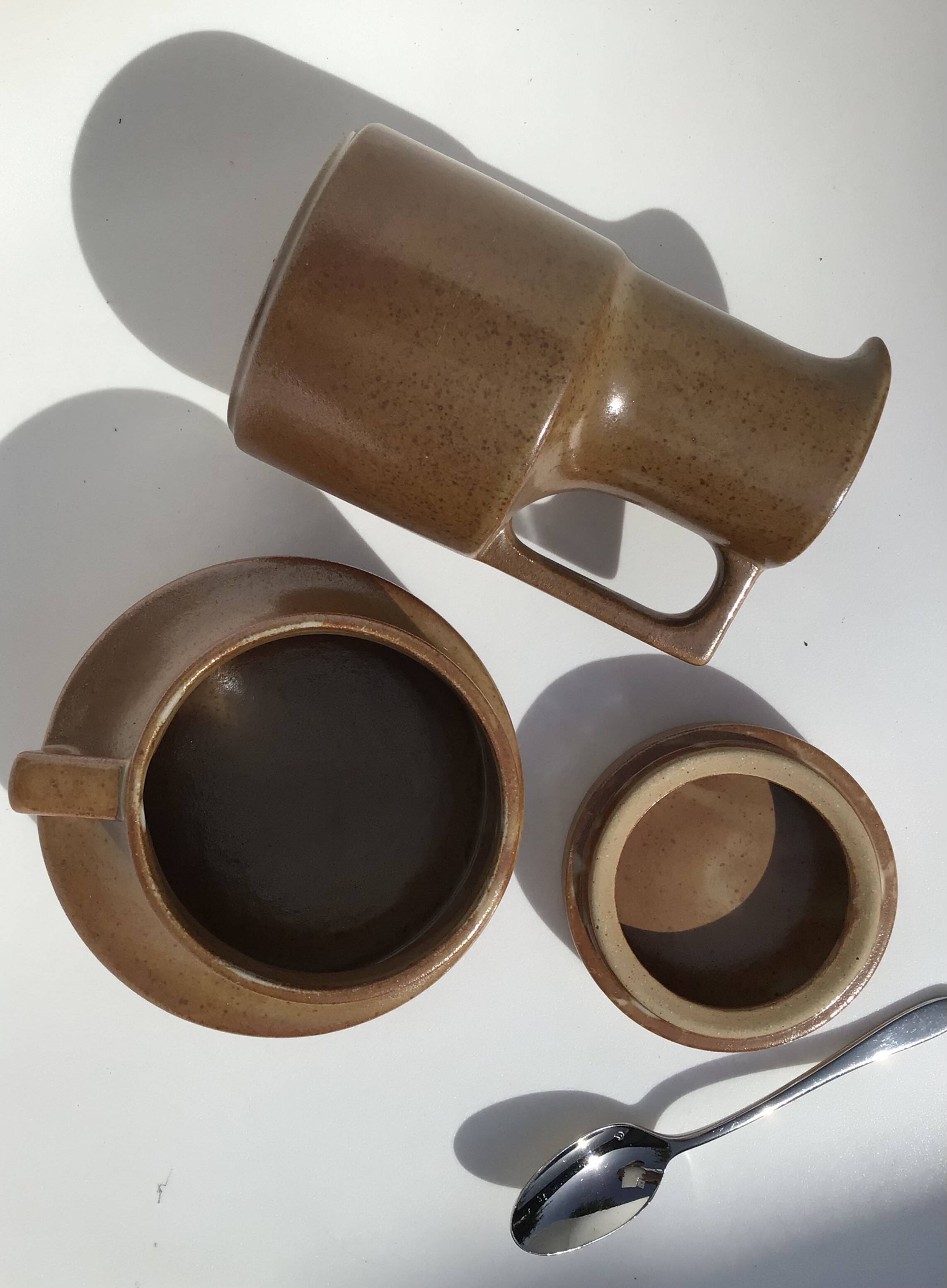 Benne stoneware sugar bowl and matching milk jug