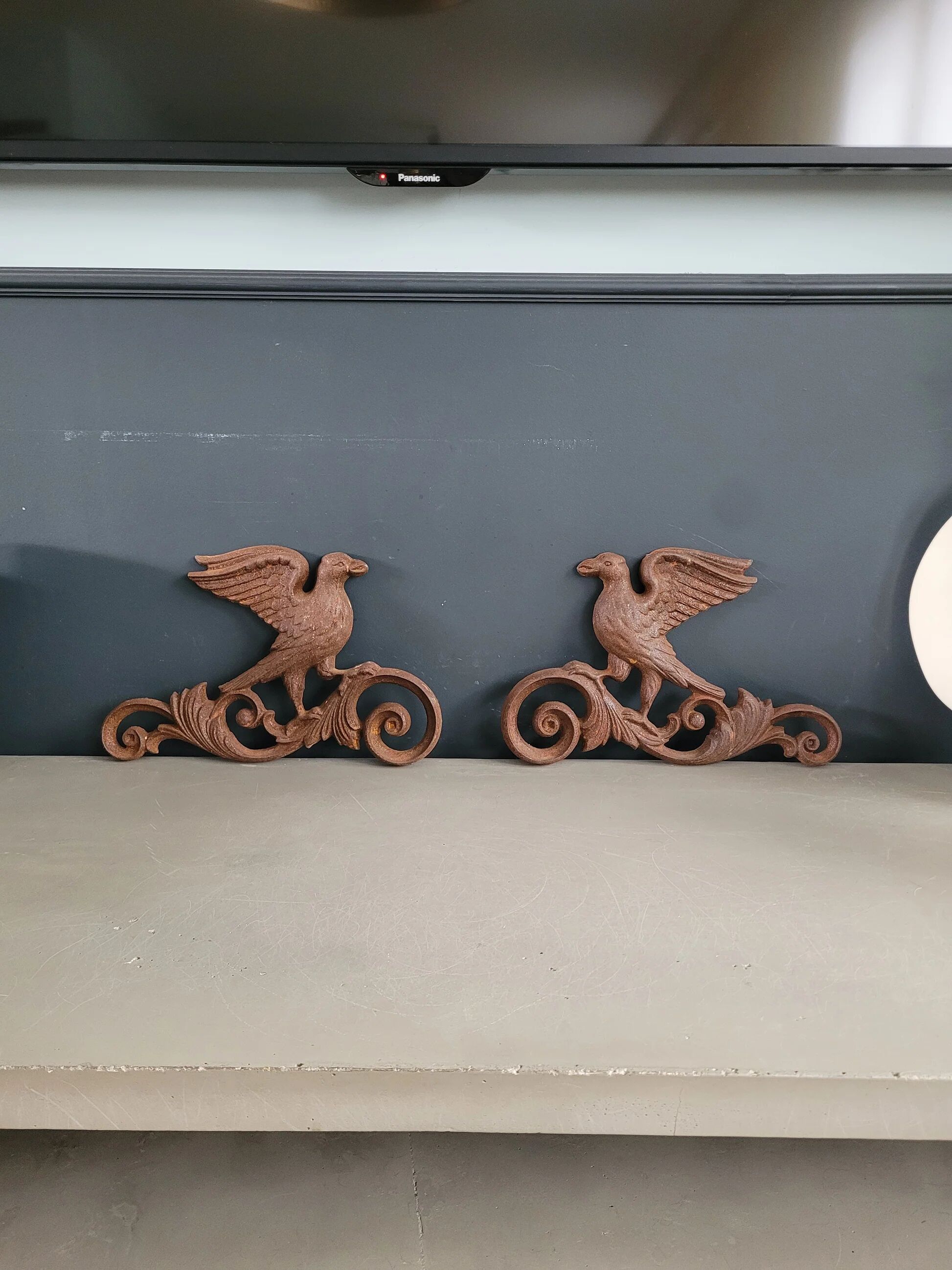 Plaques décoratives oiseaux en fonte