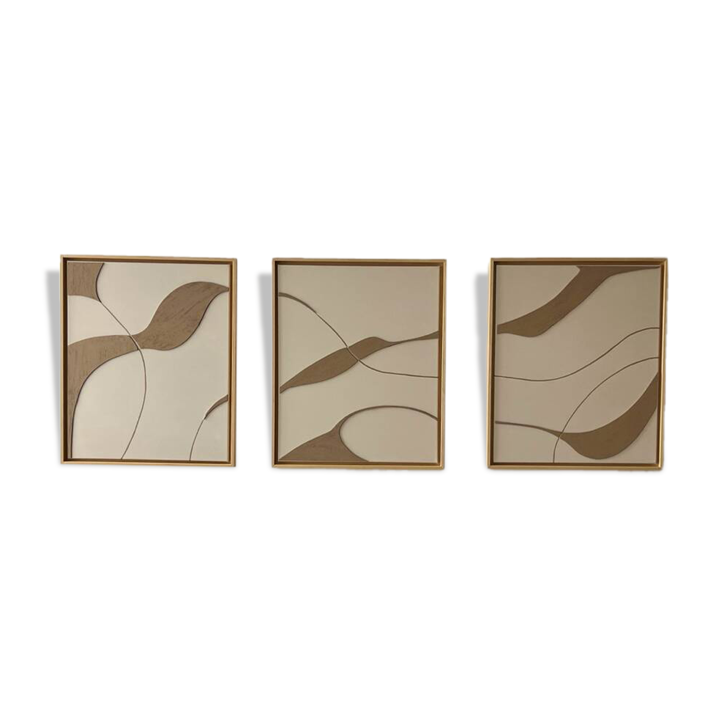 Beige and taupe linen relief design table.