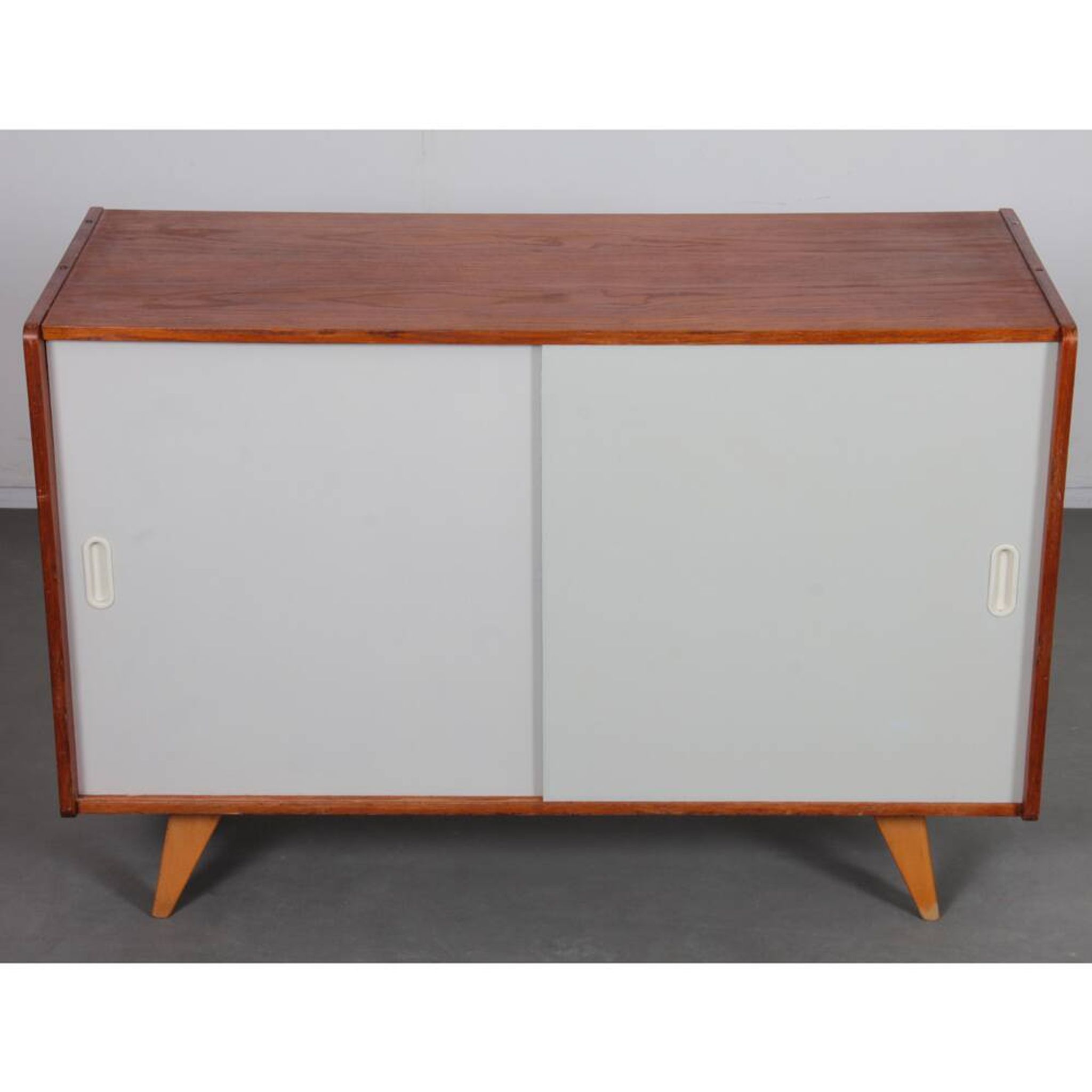 Oak chest of drawers, model U-452 by Jiri Jiroutek, 1960