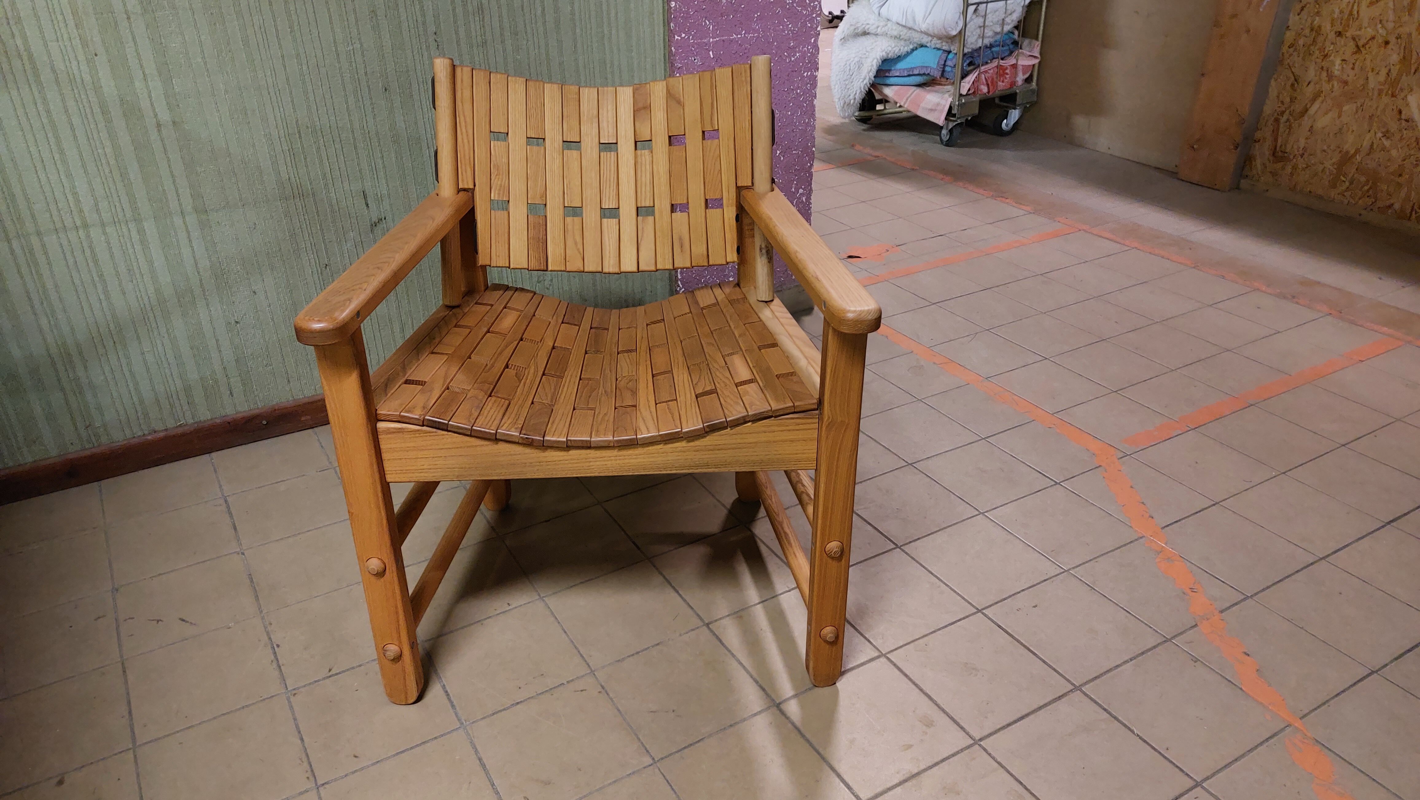 Fan armchair in Scandinavian style locust