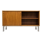 Enfilade vintage années 80 en placage chêne – porte coulissante & pièt