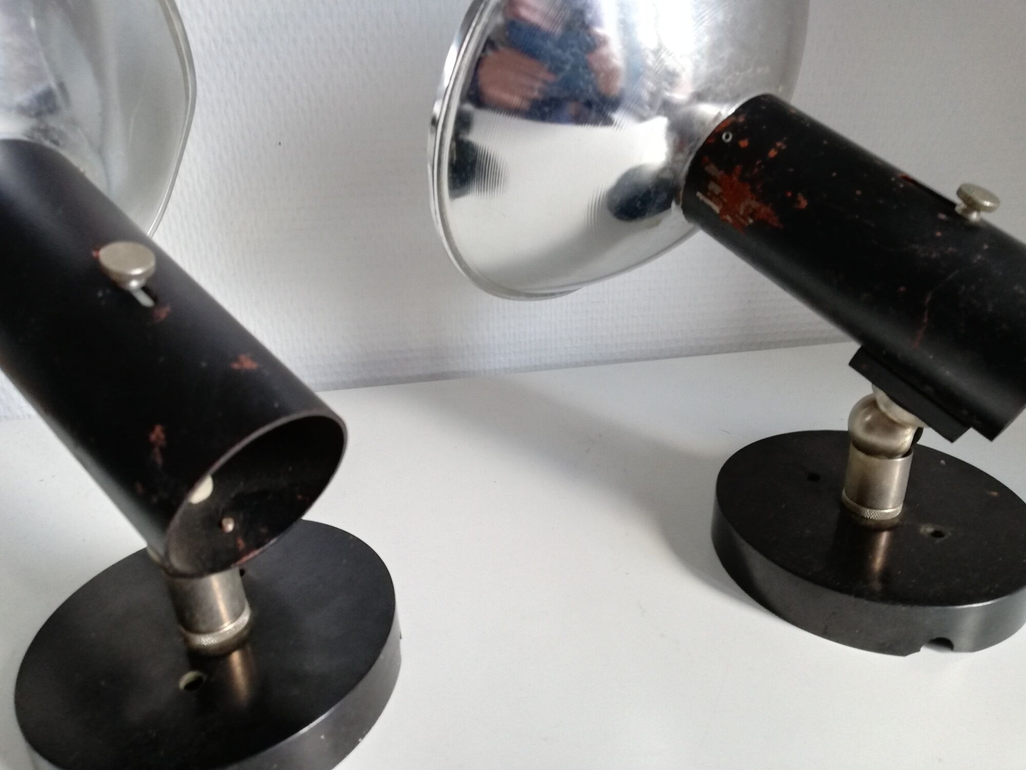 Lot 2 sconces 60/70