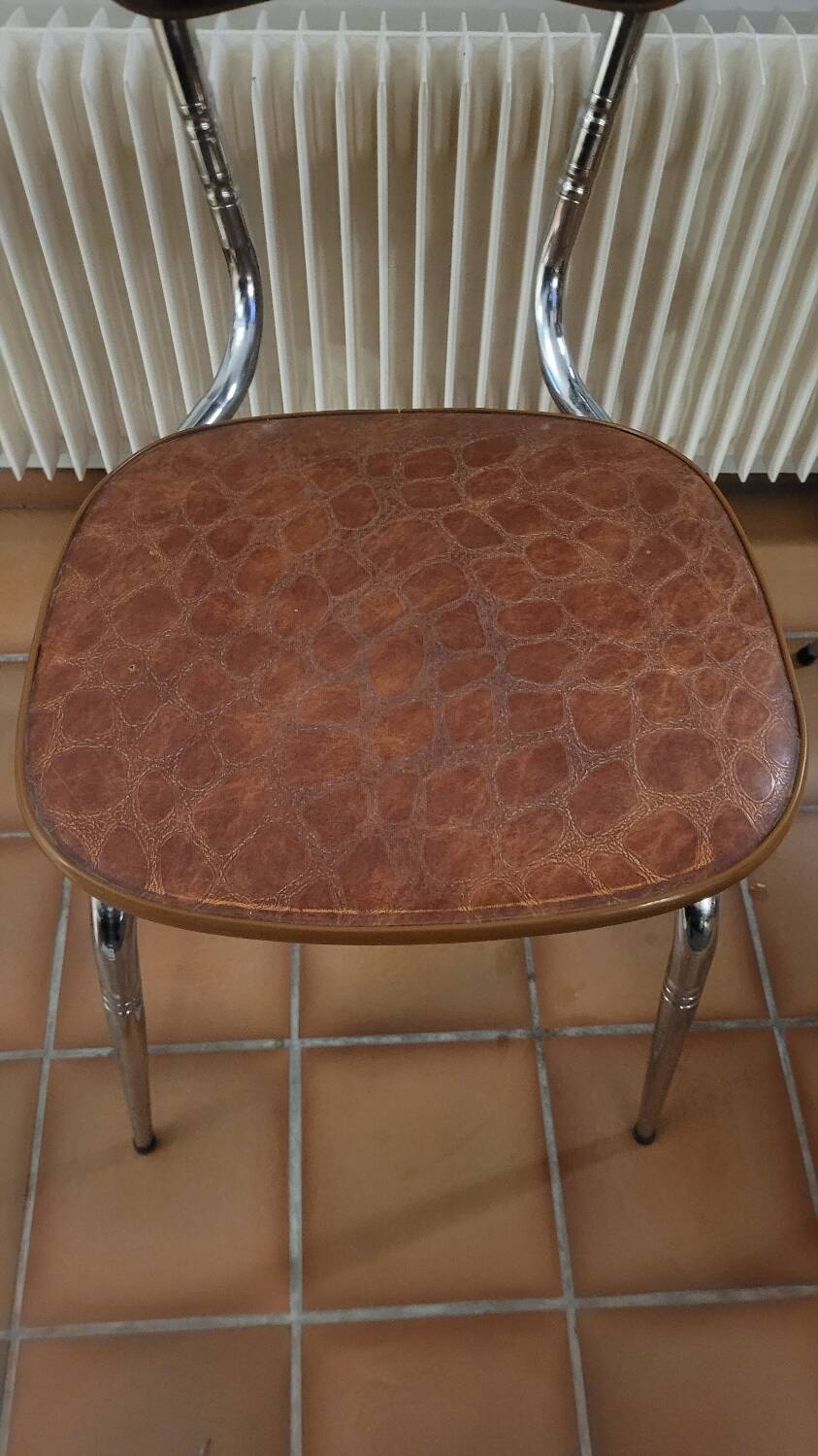 2 70s crocodile chairs