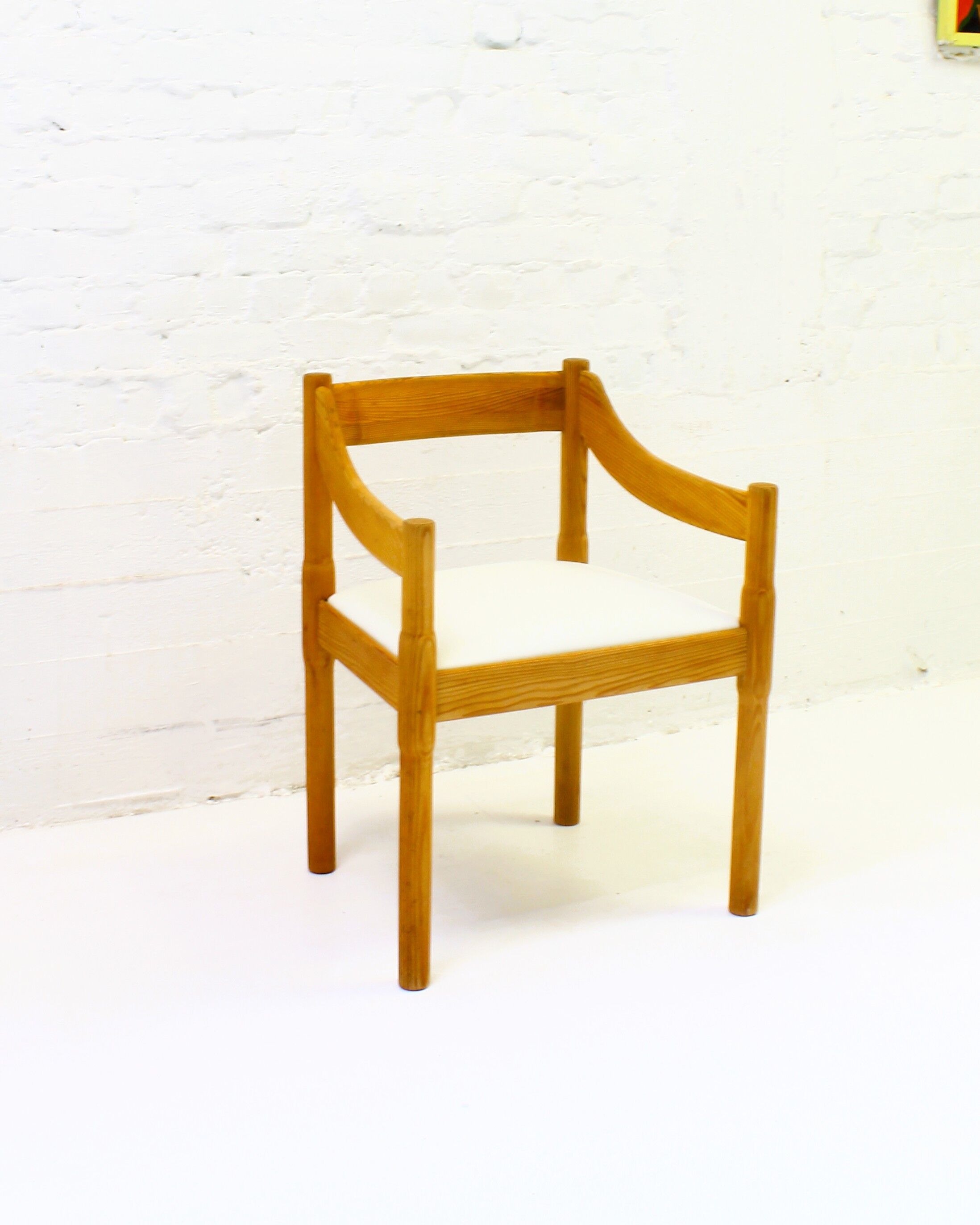 4 dining chairs "Carimate" by Vico Magistretti for Cassina,