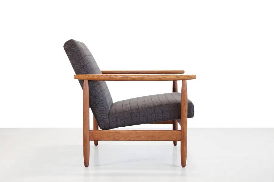 Fauteuil en chêne par Ejvind Johansson pour FDB Mobler, la chaise J65.