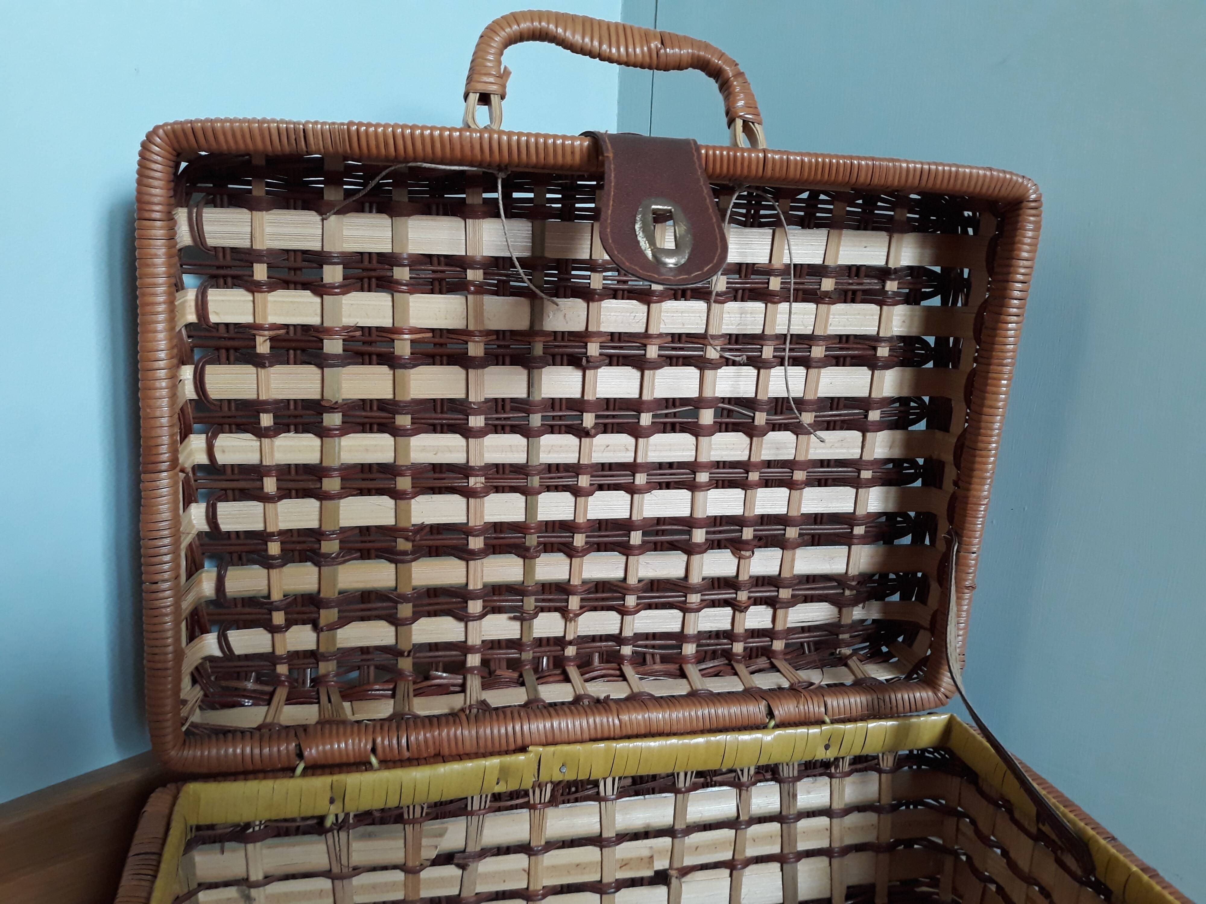 Wicker rattan suitcase