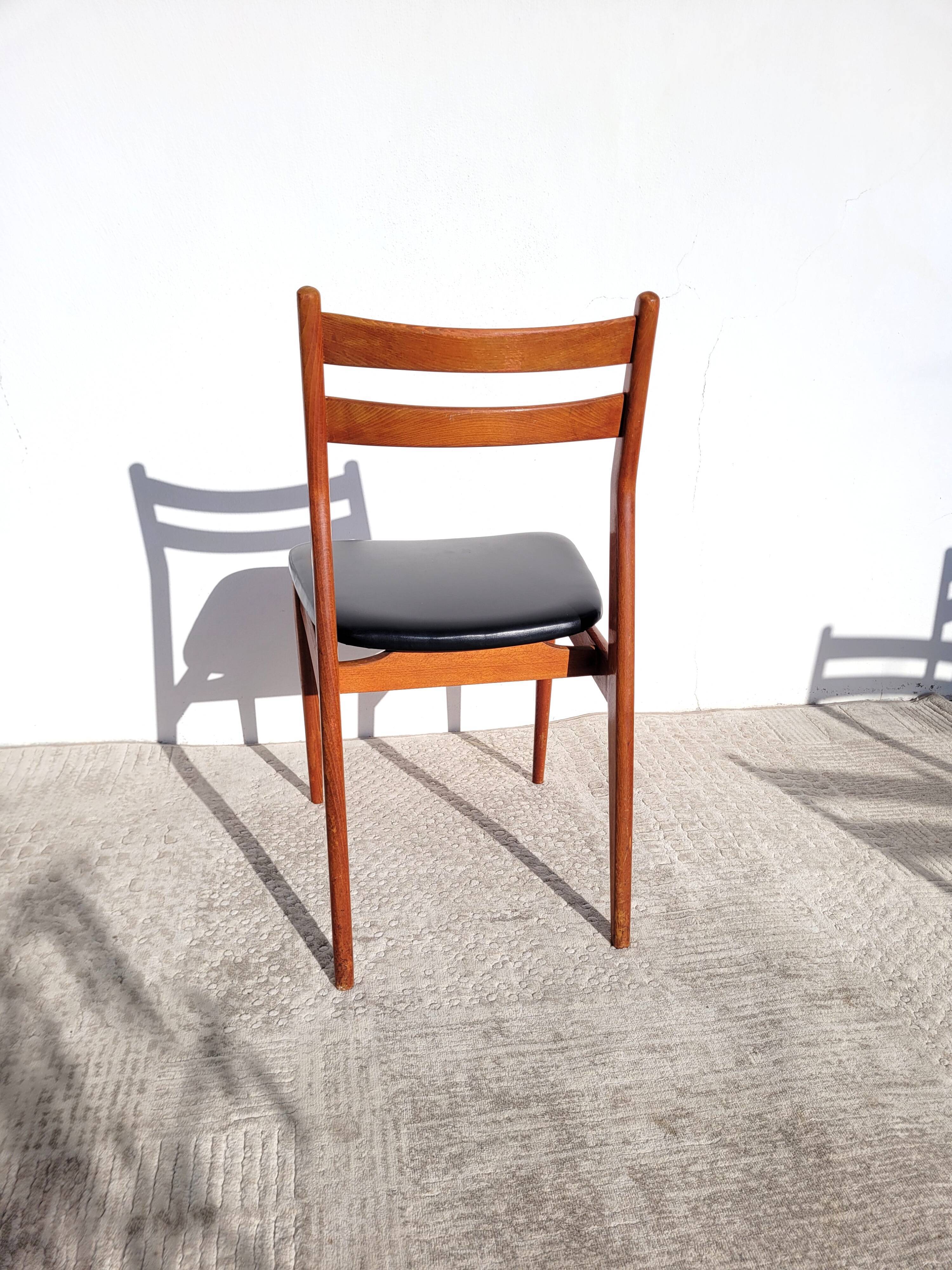 4 Scandinavian wooden vintage chairs