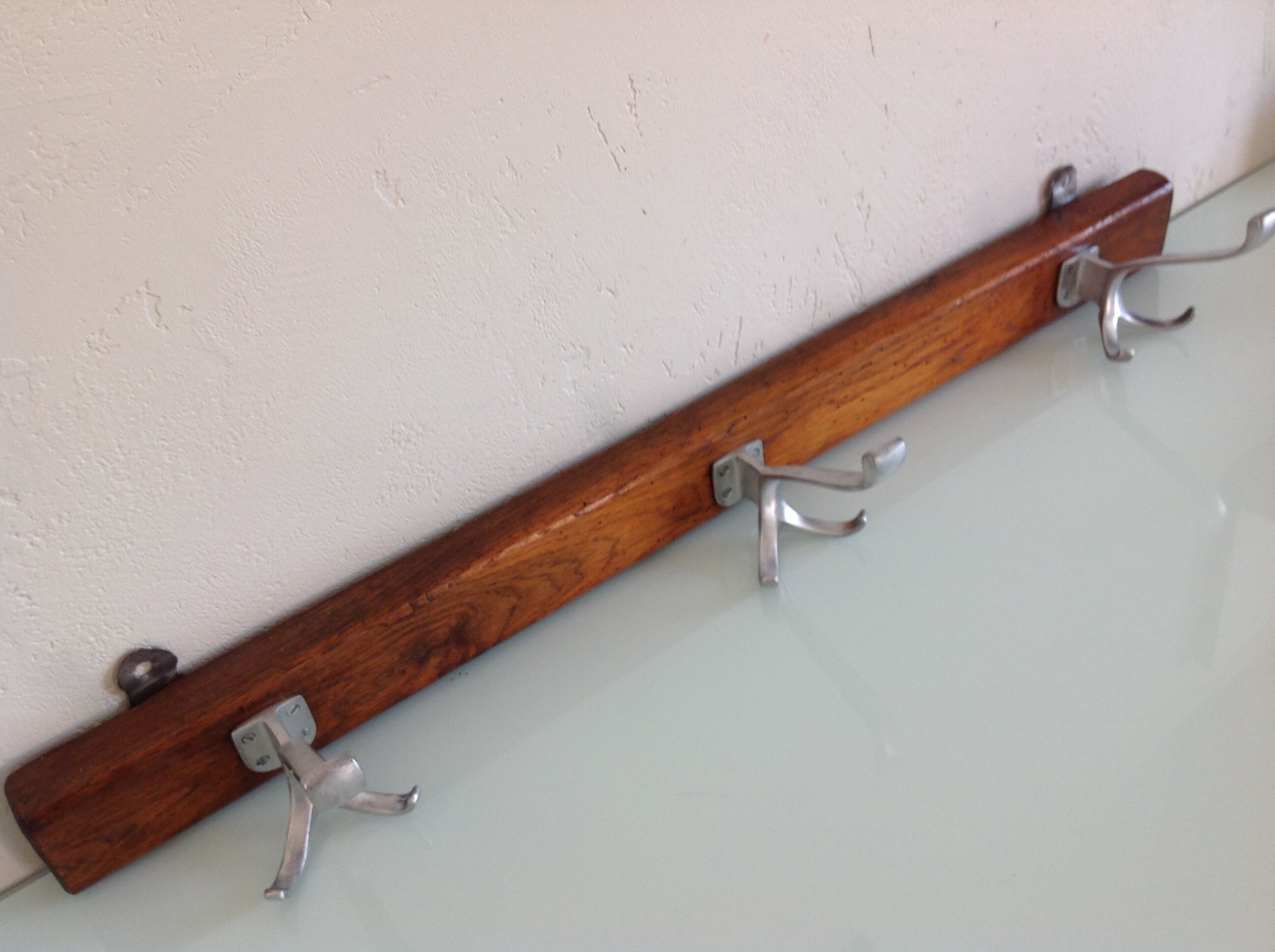 Old peg coat rack with 3 heads industrial style