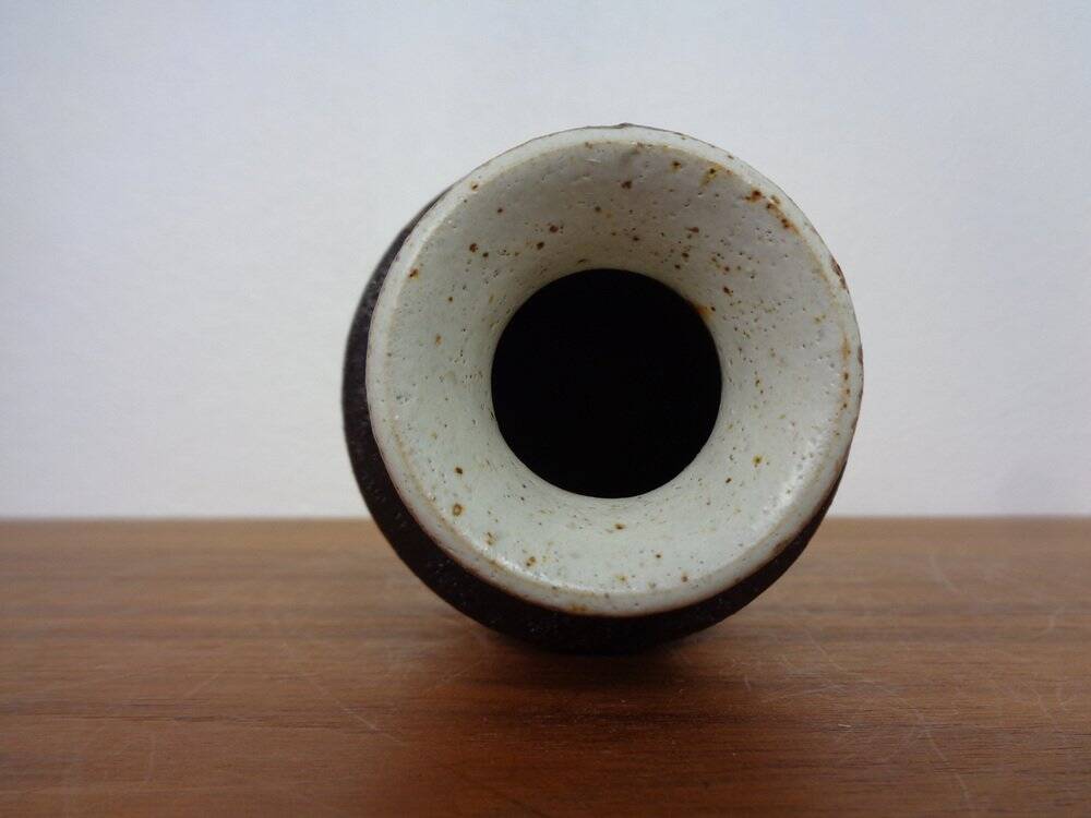 Minimalist stoneware vase by Bruno Gambone, Italy, 1970s