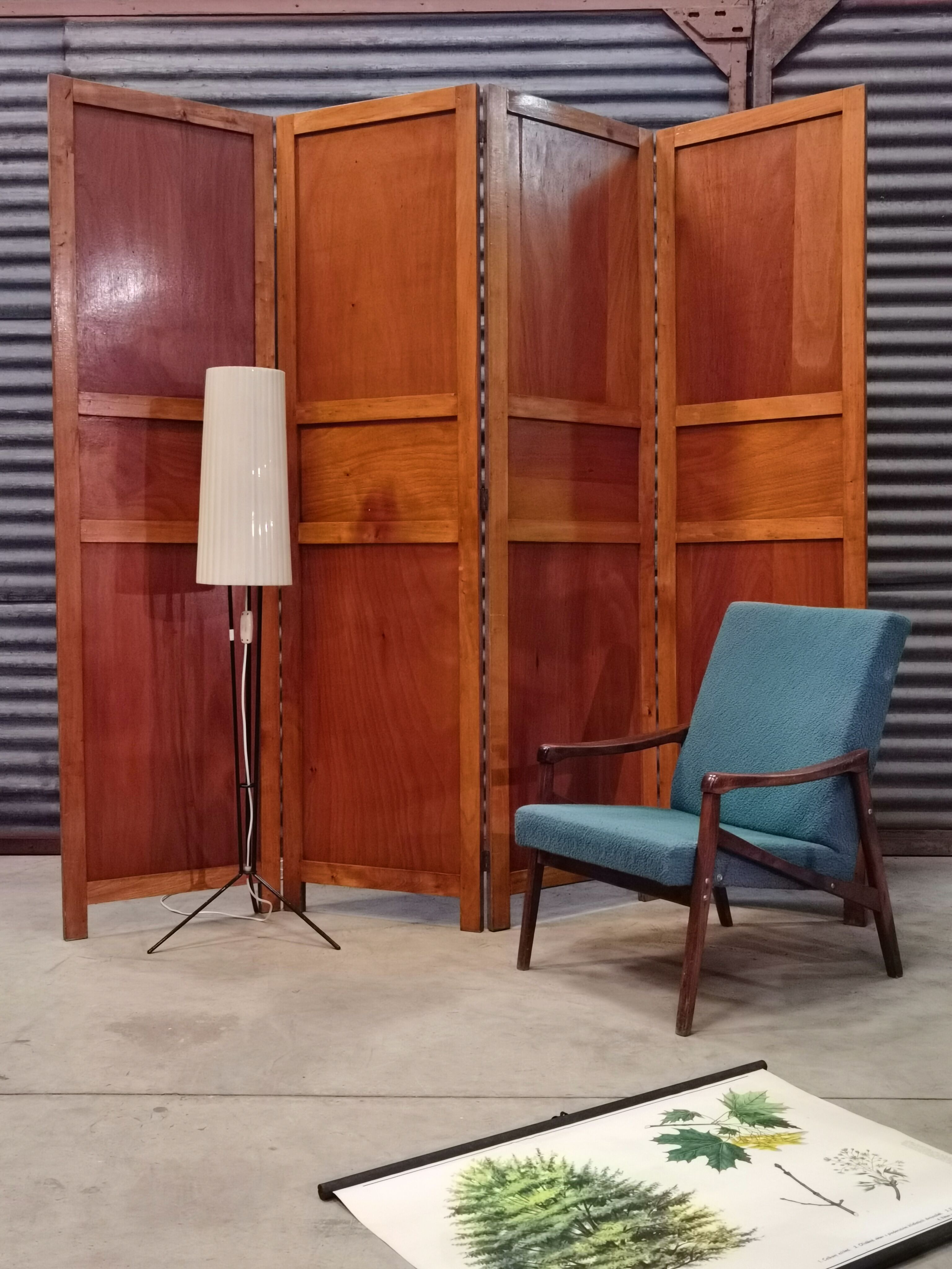 Wooden screen year 60