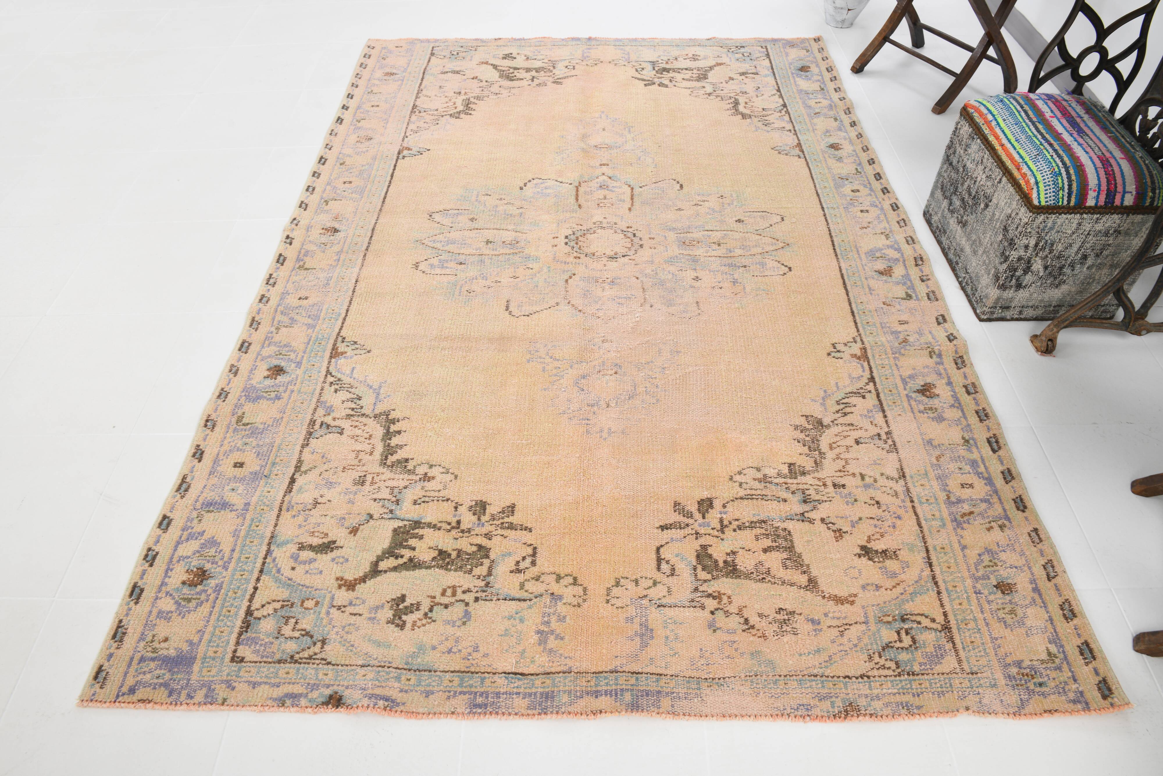 Tapis vintage beige, tapis turc vintage délavé par le soleil, tapis beige