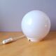 Lampe globe en opaline, Ikea.