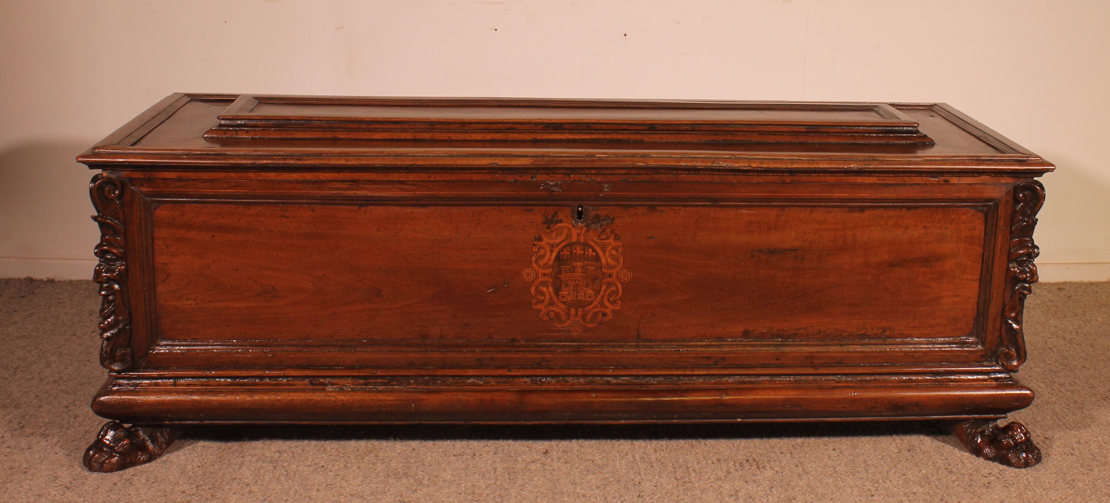 Italian Renaissance Cassone or Wedding Chest in Walnut - 16th Century