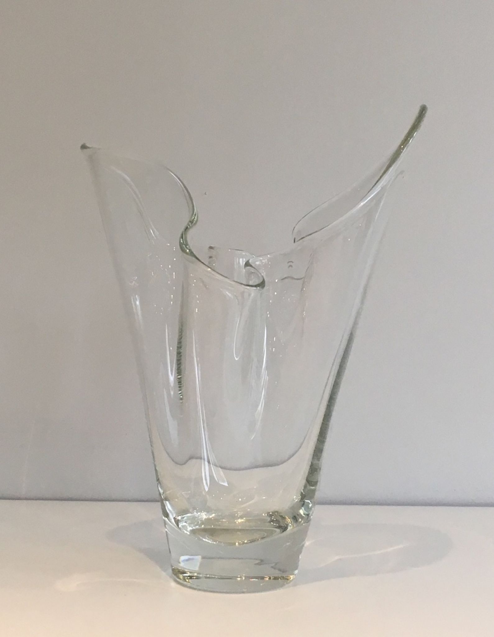 Vase en forme de feuille