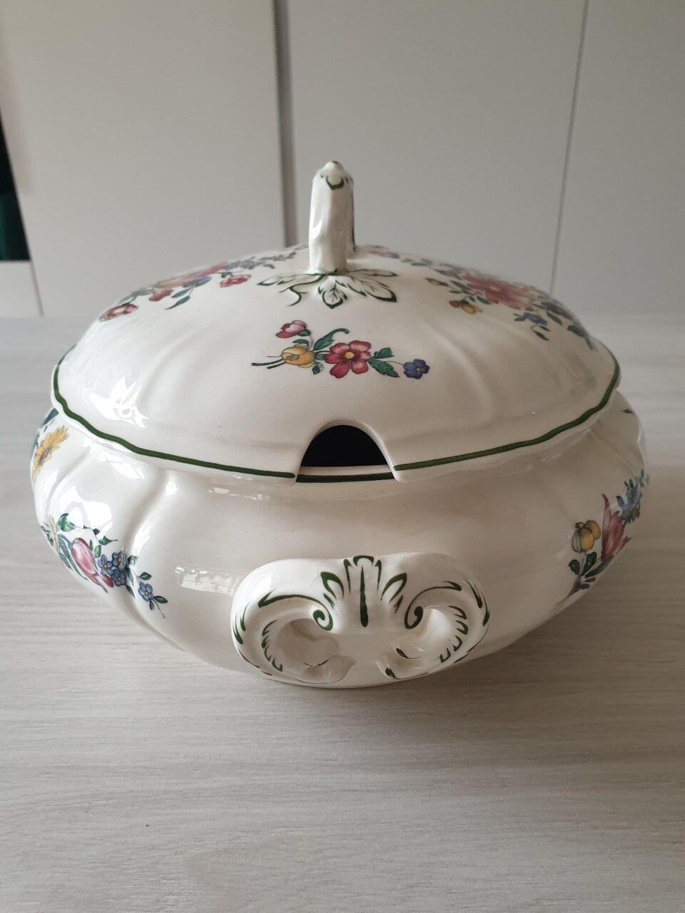 Old soup tureen Villeroy & Boch