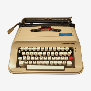 Typewriter Underwood 319 with inkpad nine