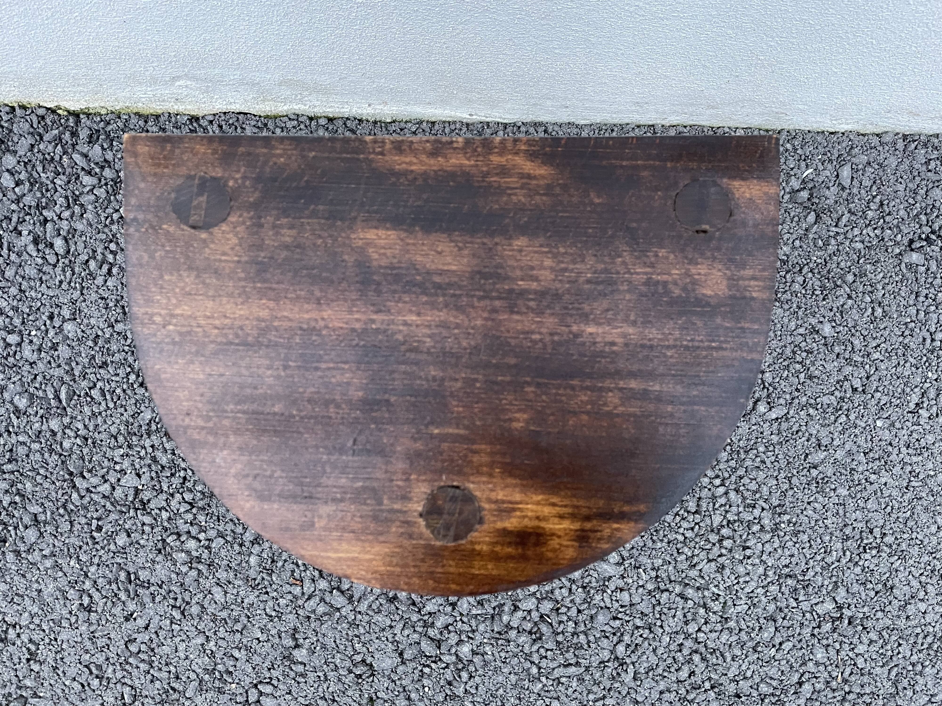 Tripod foot ball stool