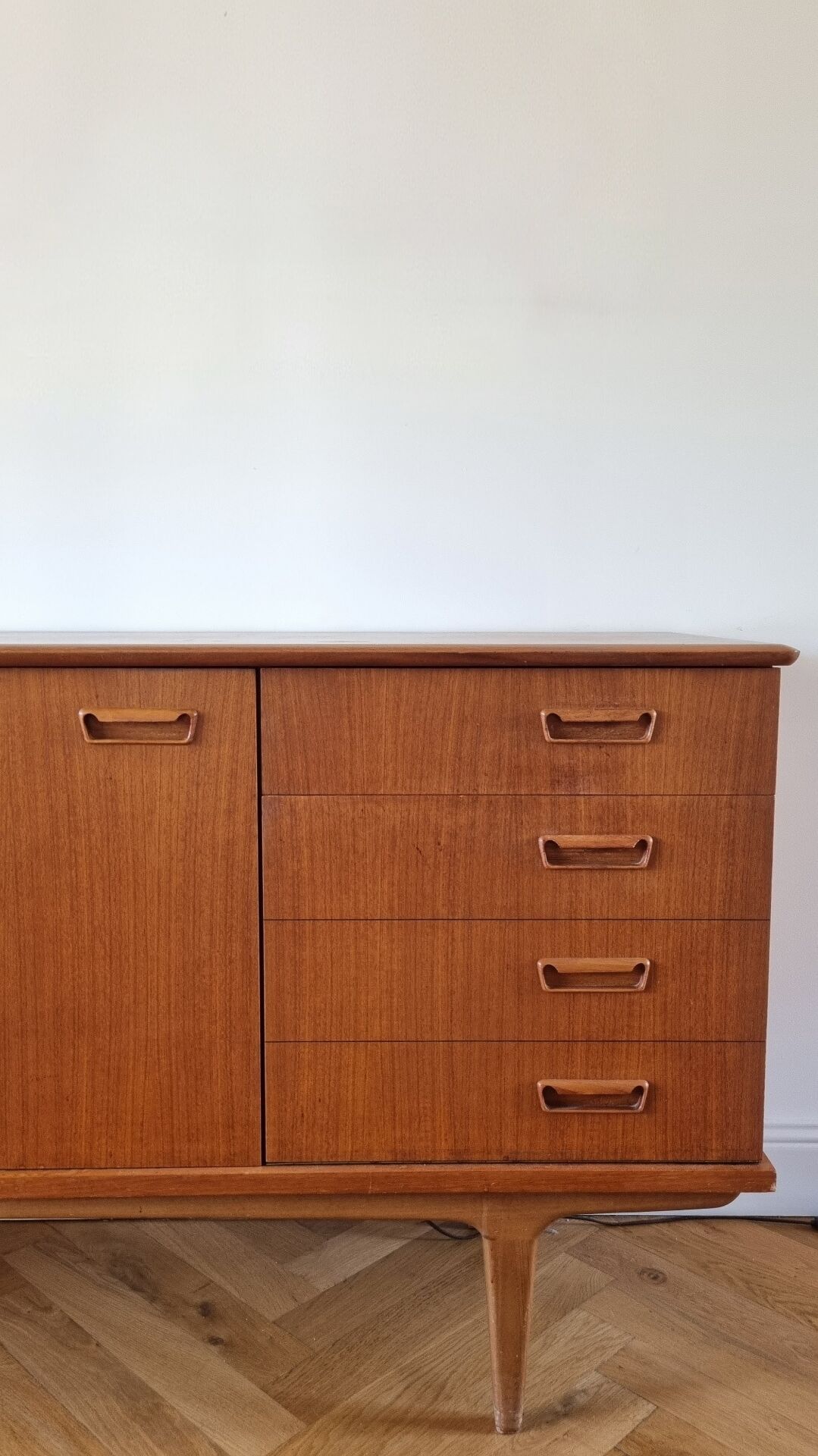 Scandinavian enfilade LB