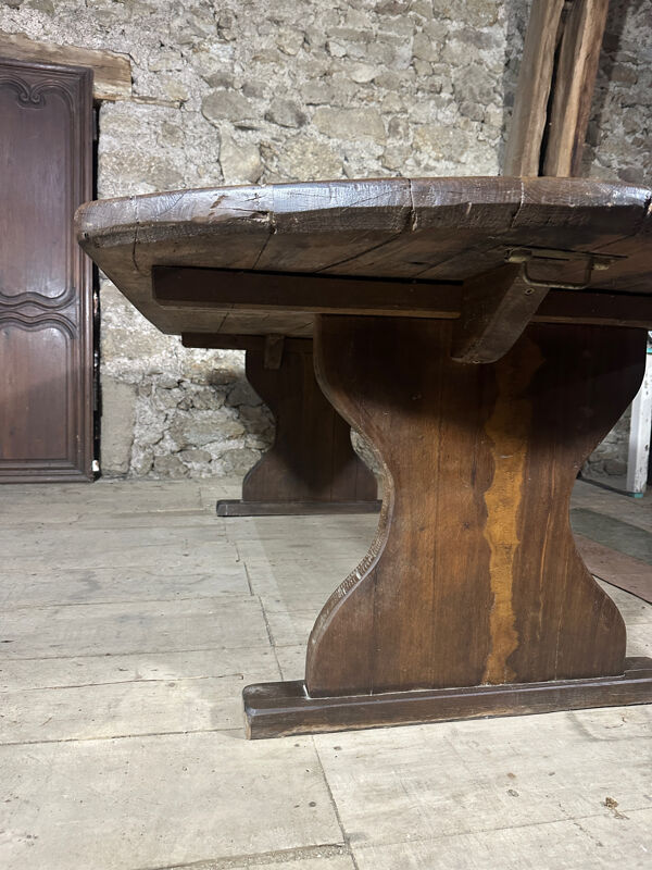 Ancienne table de monastère