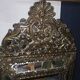 Miroir ancien en cuivre repoussé doré – époque Napoléon III
